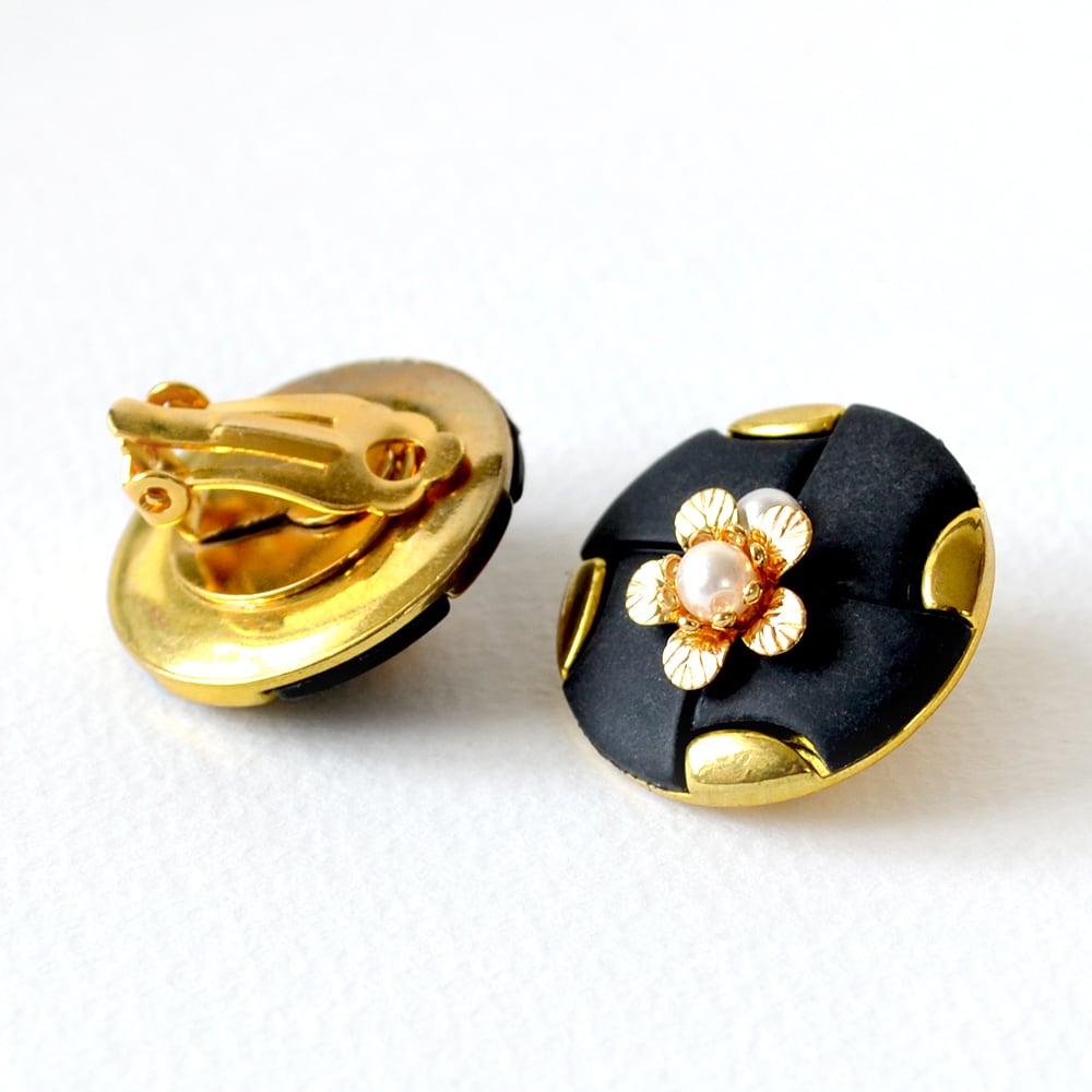 yummy アンティークボタンイヤリング | Rocca store ＊ ロッカストア