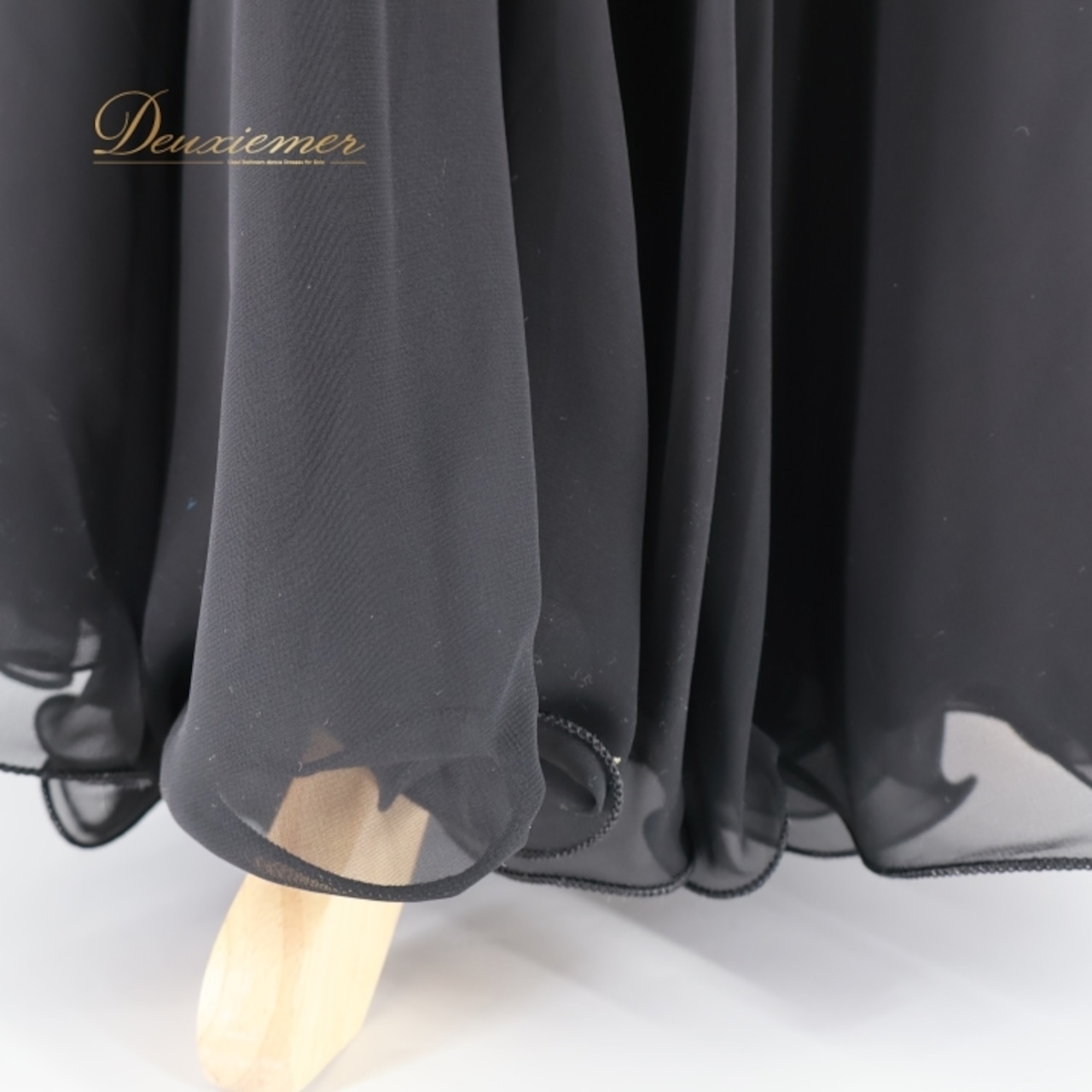 ベリーダンス オリエンタル 衣装 スカート ブラック系 フリル 黒 練習 レッスン スリット 無地 シンプル かわいい 透け感 伸縮 ストレッチ かっこいい ダンス衣装 イベント ステージ