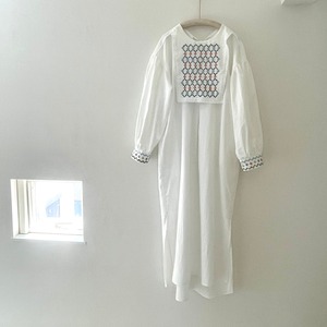 osakentaro/embroidery dress