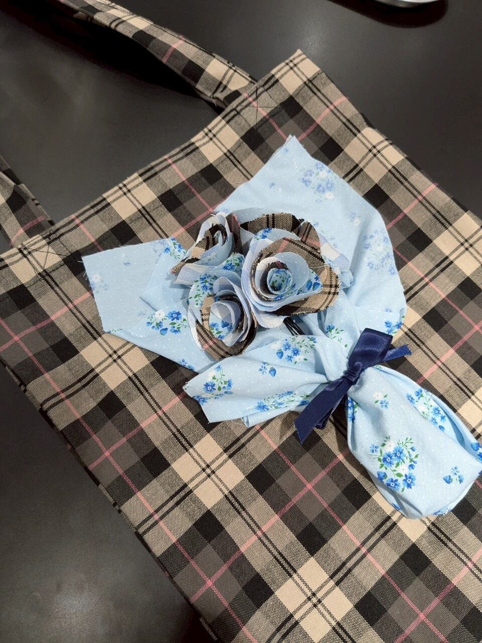 Bouquet Tote Bag | HEENIE HEENIE 公式オンラインストア