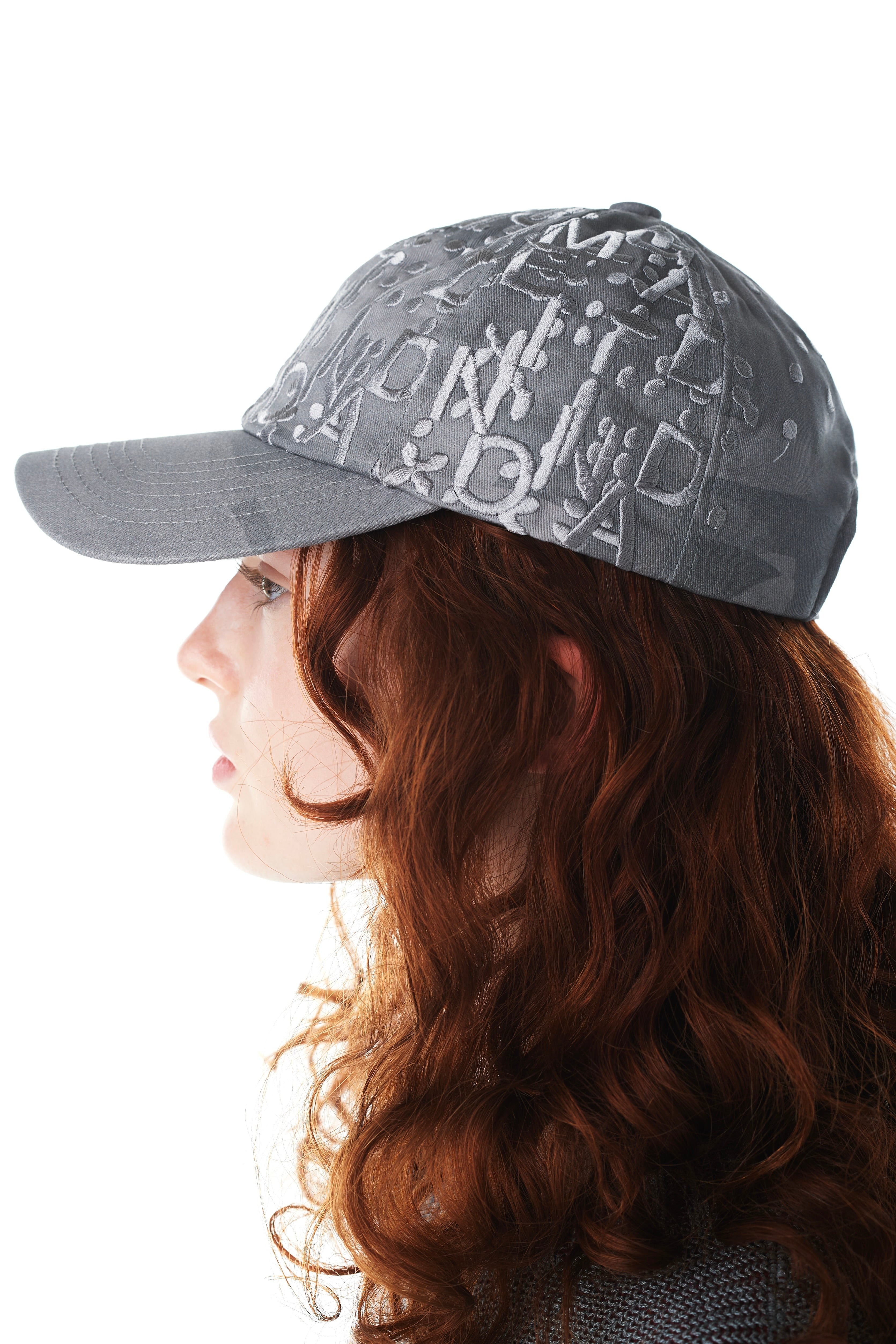 TOY / GRAY | GADID ANONIEM