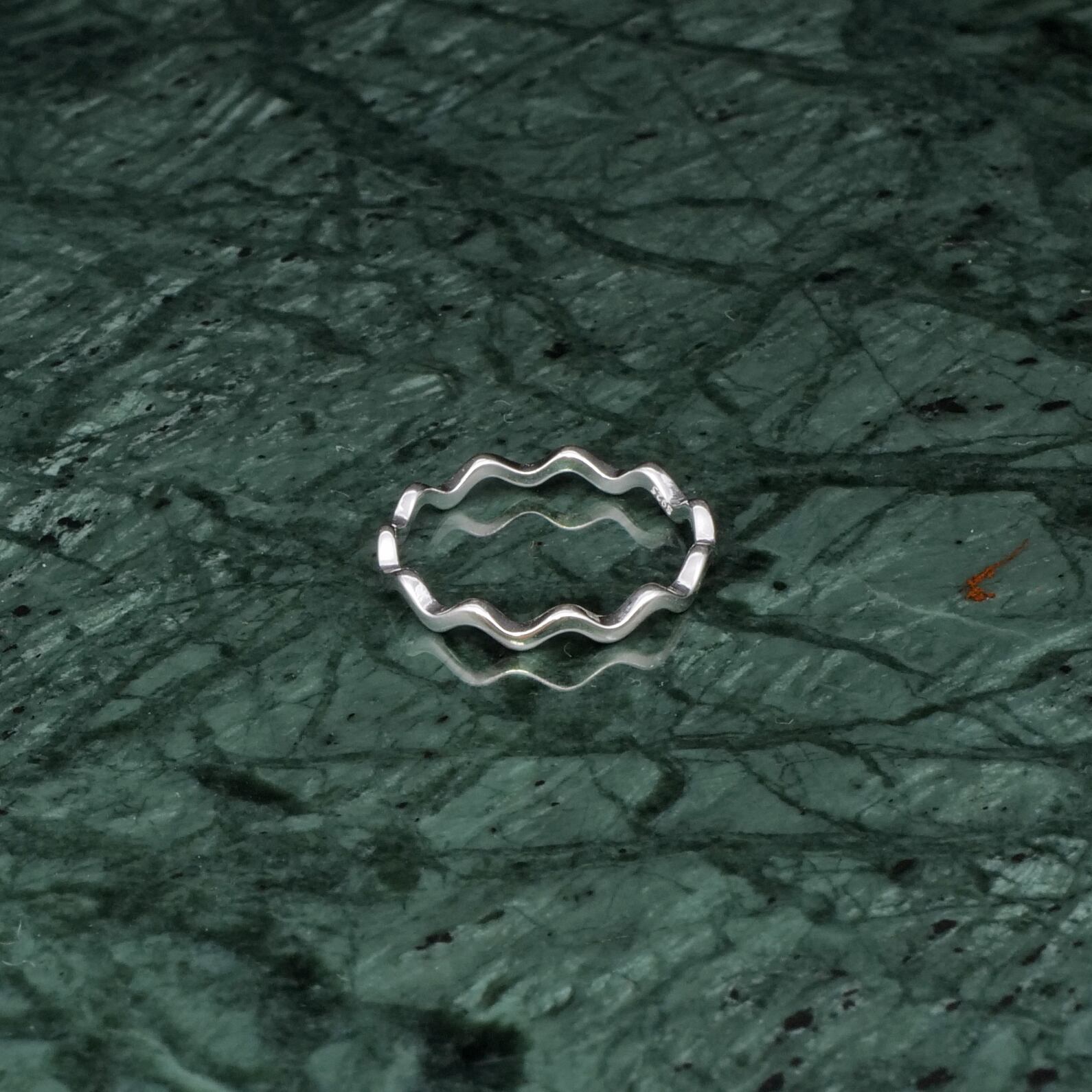 S925 THIN WAVE RING SILVER