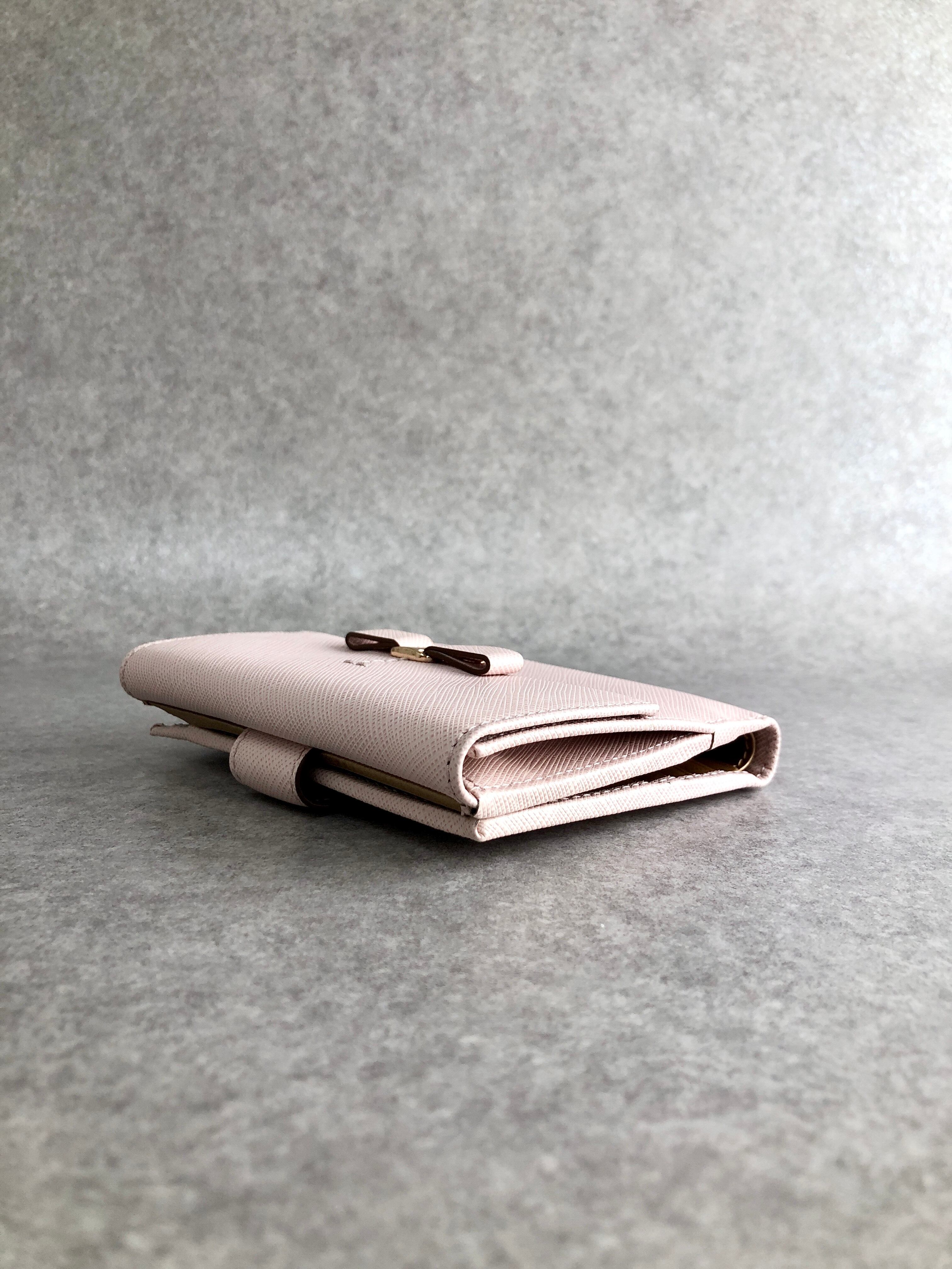 Salvatore Ferragamo サルヴァトーレ フェラガモ 財布 ピンク