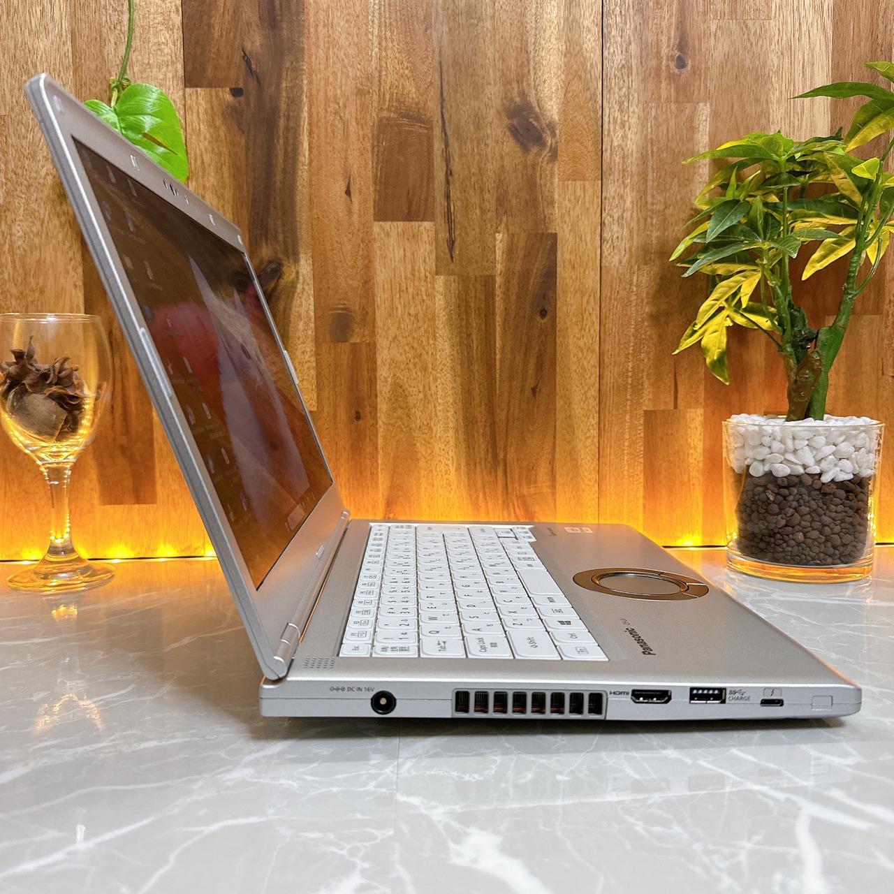 人気 /Panasonic Let’s note LV9/Core i5第10世代/メモリ8GB/SSD256GB/軽量・持ち運び◎/作業向け/ノートパソコン