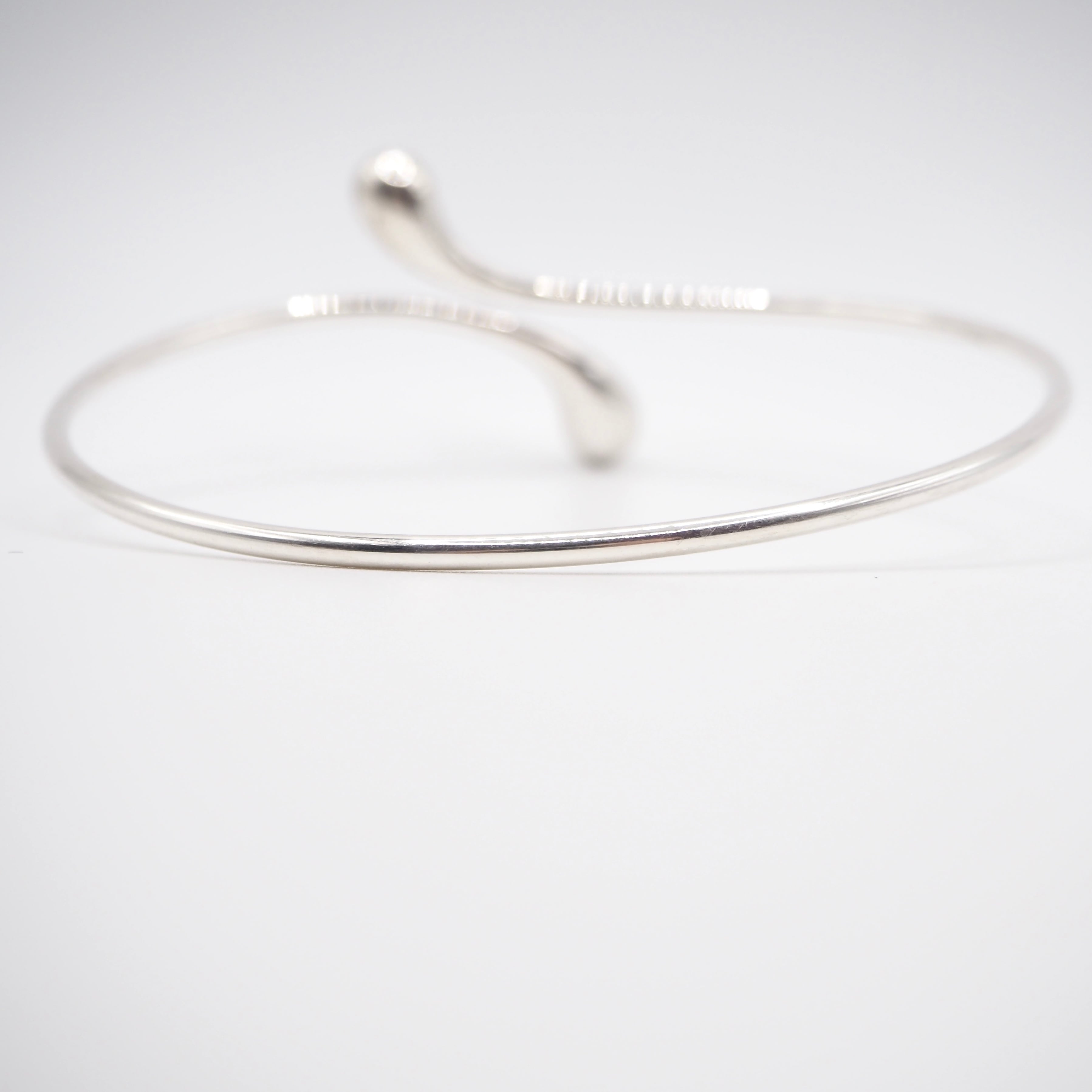 TIFFANY シルバー ティアドロップ バングル TIFFANY & Co 