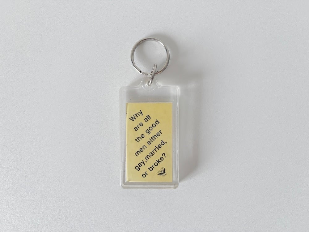 【U.S.】ジョークの書かれたキーホルダー(レモンイエロー) / Keychain with a joke written on it (lemon yellow)