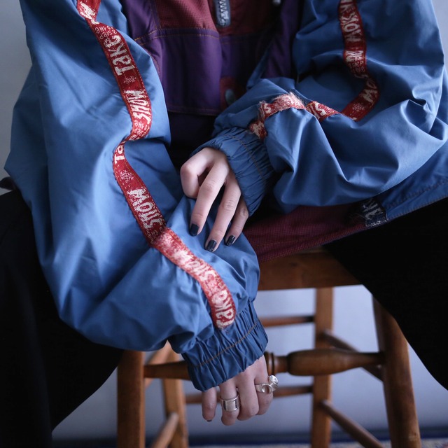 switching color and taping gimmick design over size anorak（with hood）