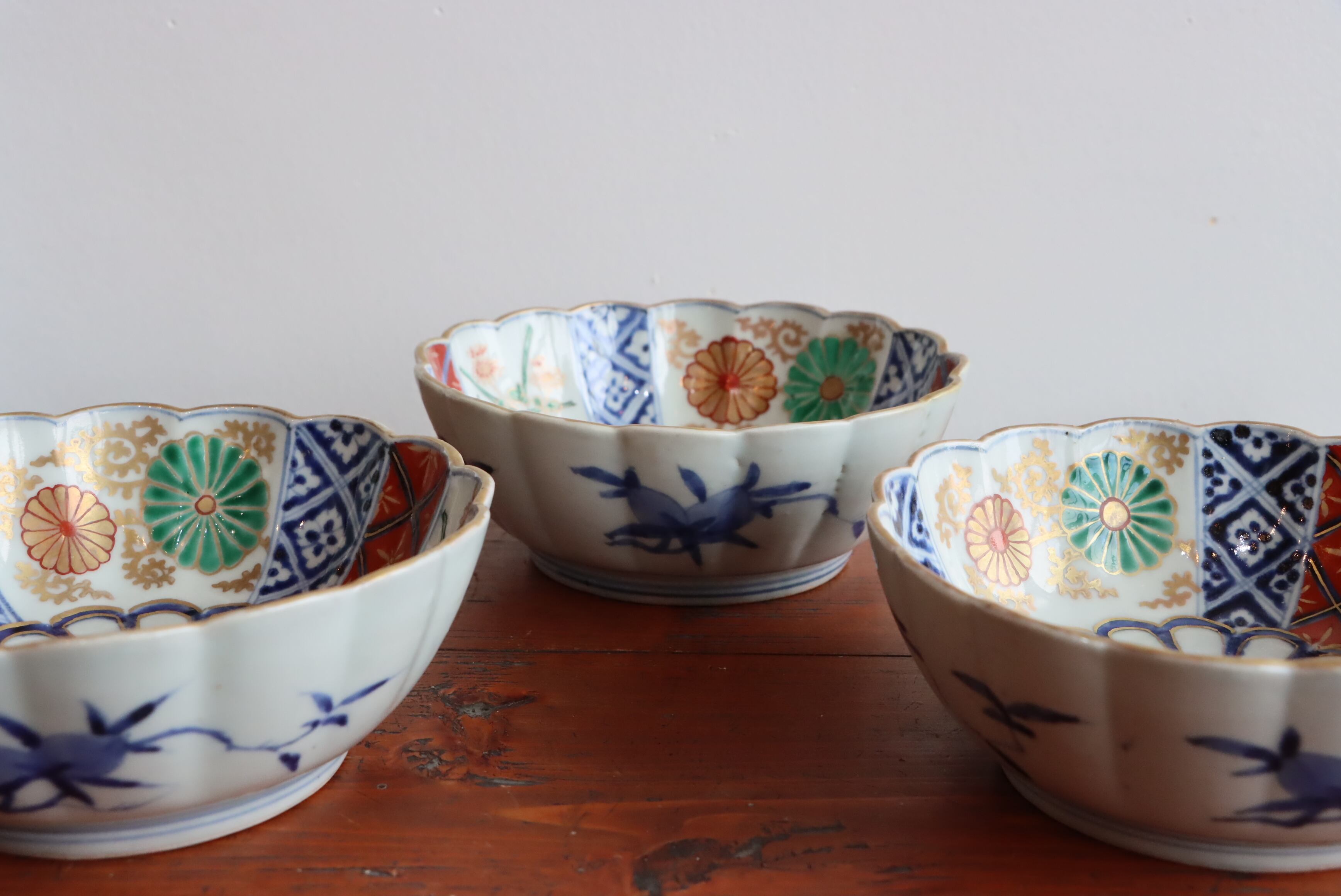 古伊万里　色絵染錦　菊割　菊花　菓子器　菓子鉢　茶道具　箱付き　横幅23cm 古伊万里 色絵 菊割 菊籬文 膾皿/Old Imari 