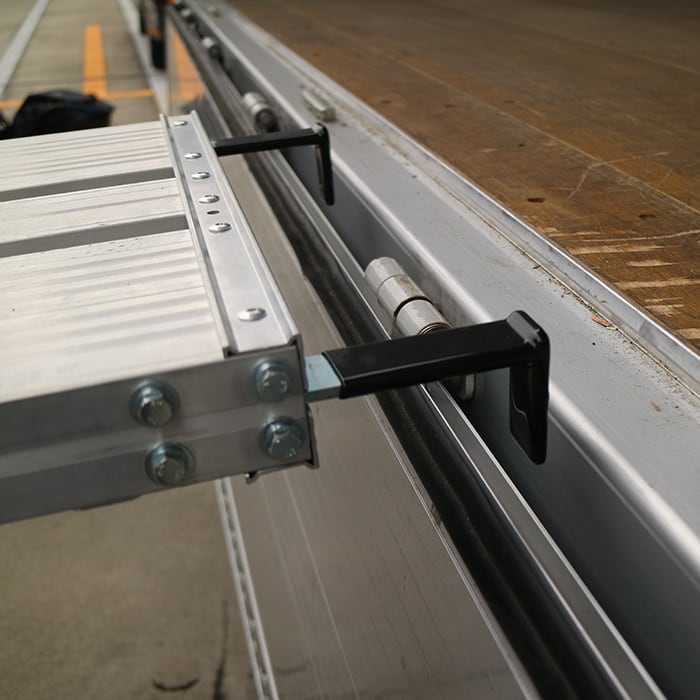 トラック昇降ステップ TRHF736T 天板高さ732から1173mm アルインコ