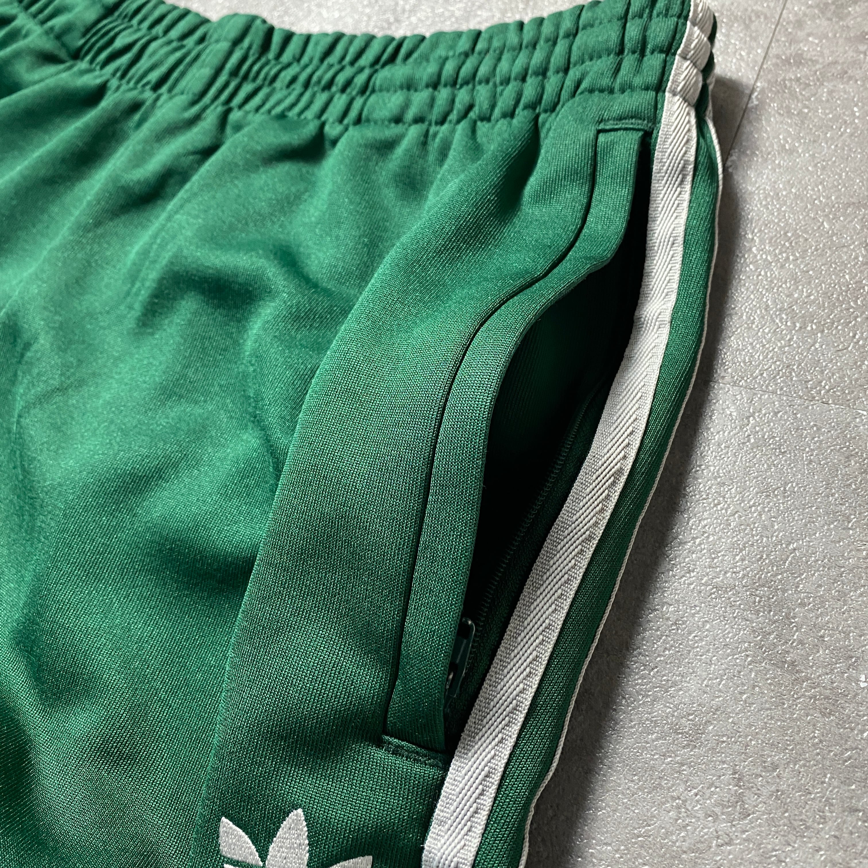 adidas originals アディダスオリジナルス トレフォイル 刺繍ロゴ