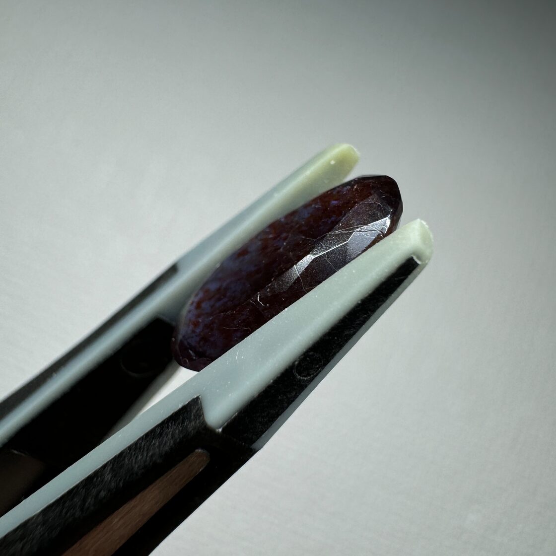 ブラッドショットアイオライト 〜最高級の輝き。〜 3.07ct | PAY ID