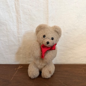 座りポーズが似合うくま