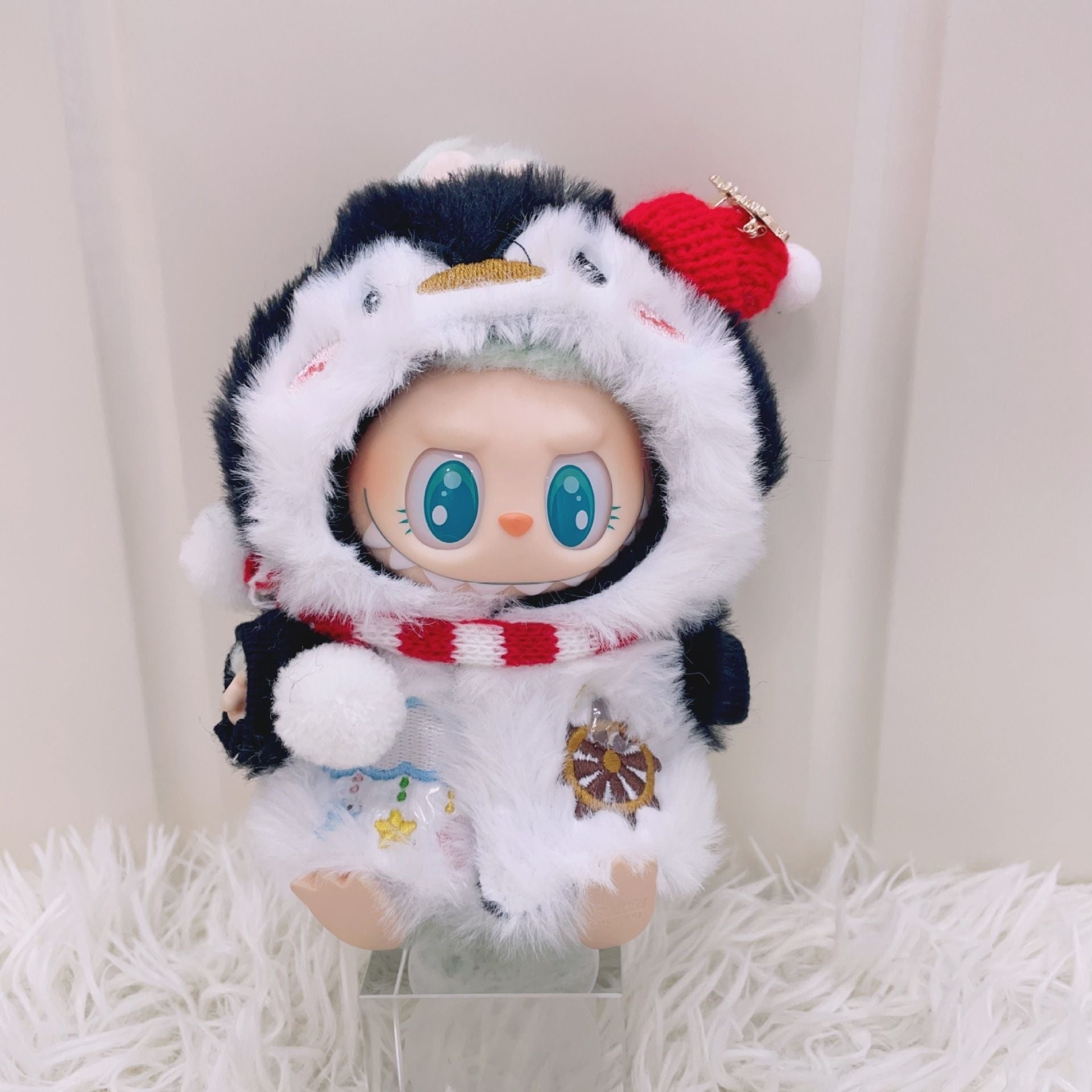 ラブブがサンタに！トナカイに！雪だるまに！♡ クリスマスの着せ替え