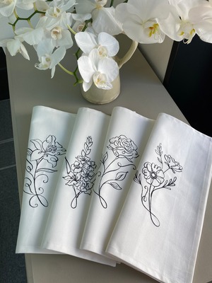カリグラフィーお花　刺繍ランチョンマット　4枚セット