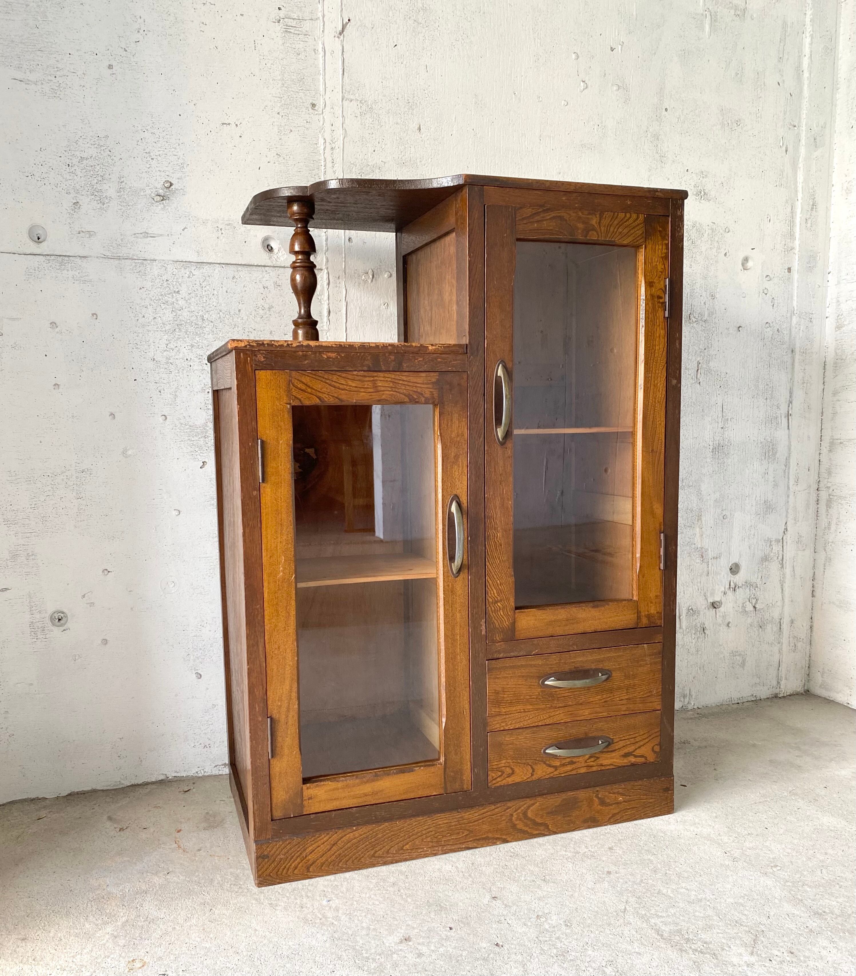 ろくろ飾りのキャビネット　モールガラス　古家具　古道具　本棚　食器棚 dde9c9957a7f27205c31a9b9546a9b