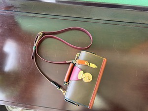 Coniglio di lusso　コニーリョ　ディ・ルッソ　※オリーブミックス　お財布ポシェット