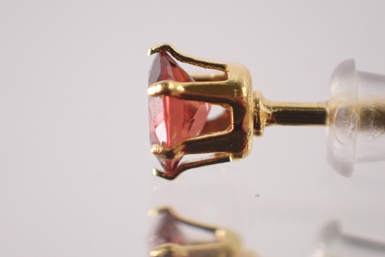 ピンクガーネットピアス　約4mm　[D9-127]