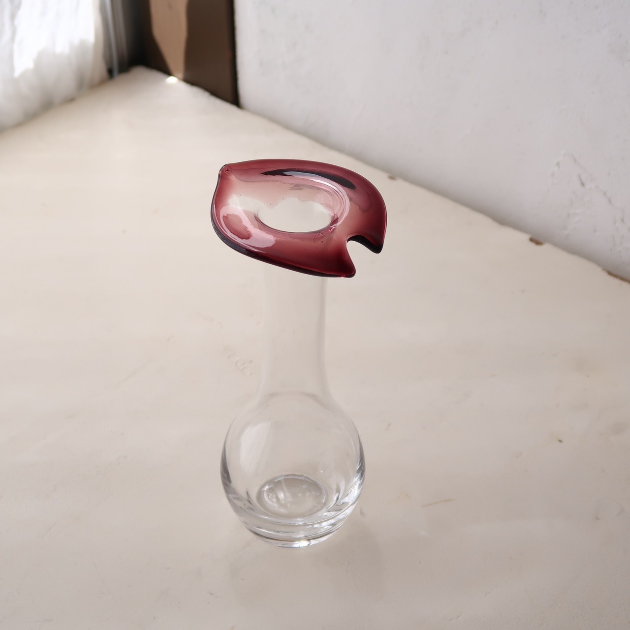 桜の花びらのようなフラスコ花瓶2