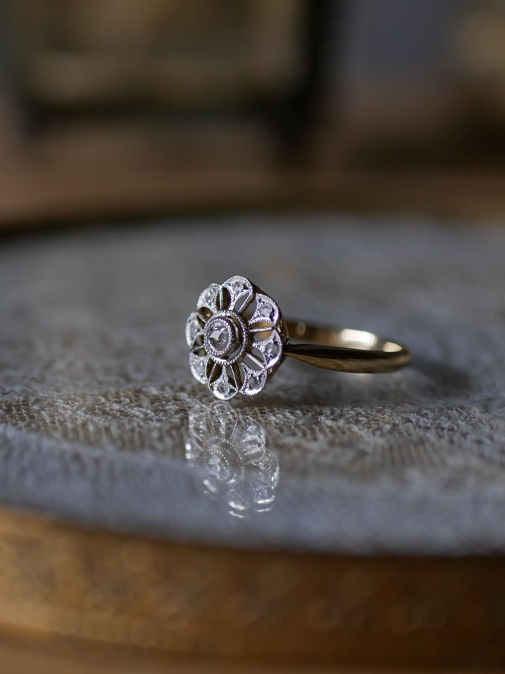 【御予約品, RESERVED】【FR-37】 フラワーデイジー アンティークリング 天然ダイヤモンド フランスアンティーク