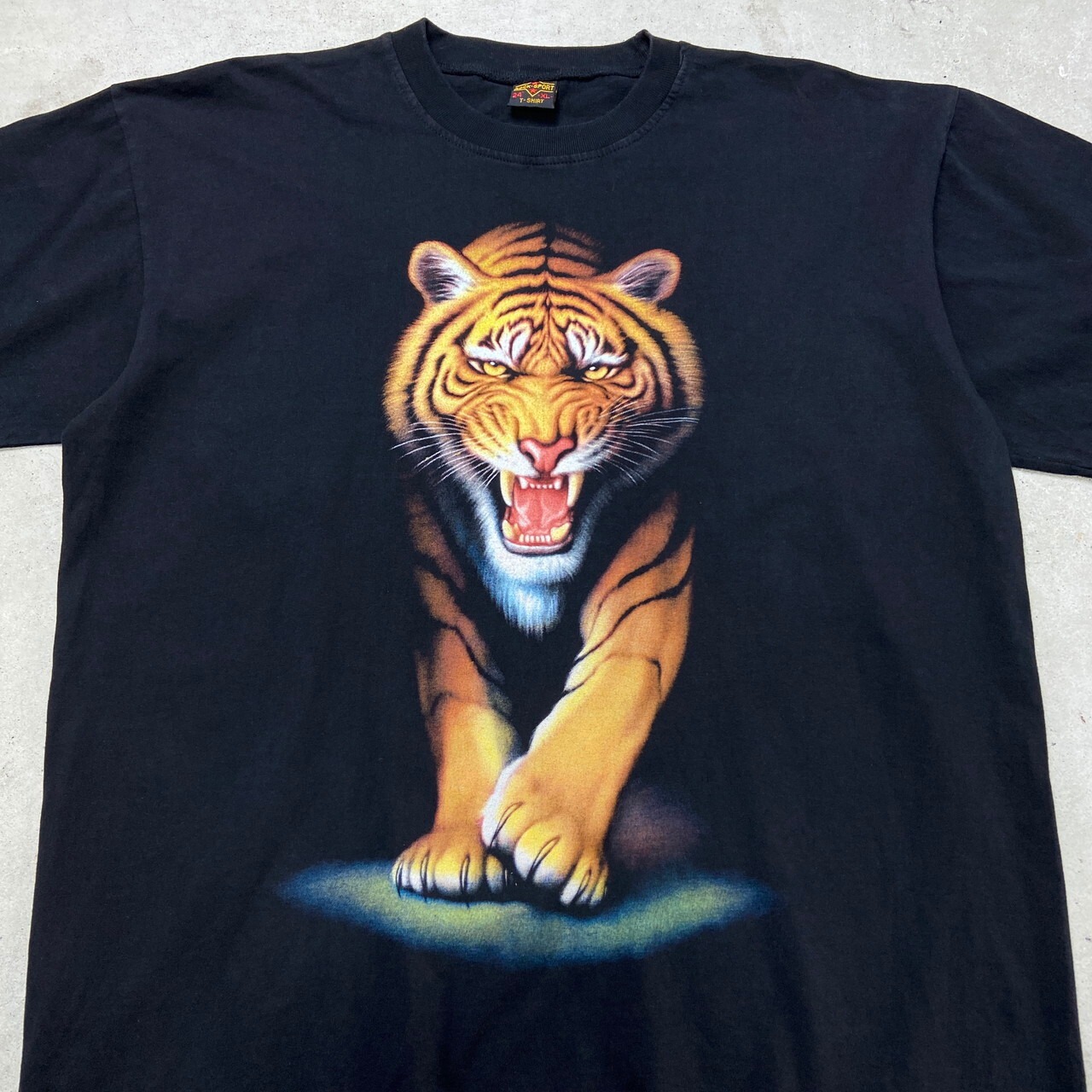 虎 トラ アニマル プリント Tシャツ メンズXL 古着 動物 黒色【Tシャツ 