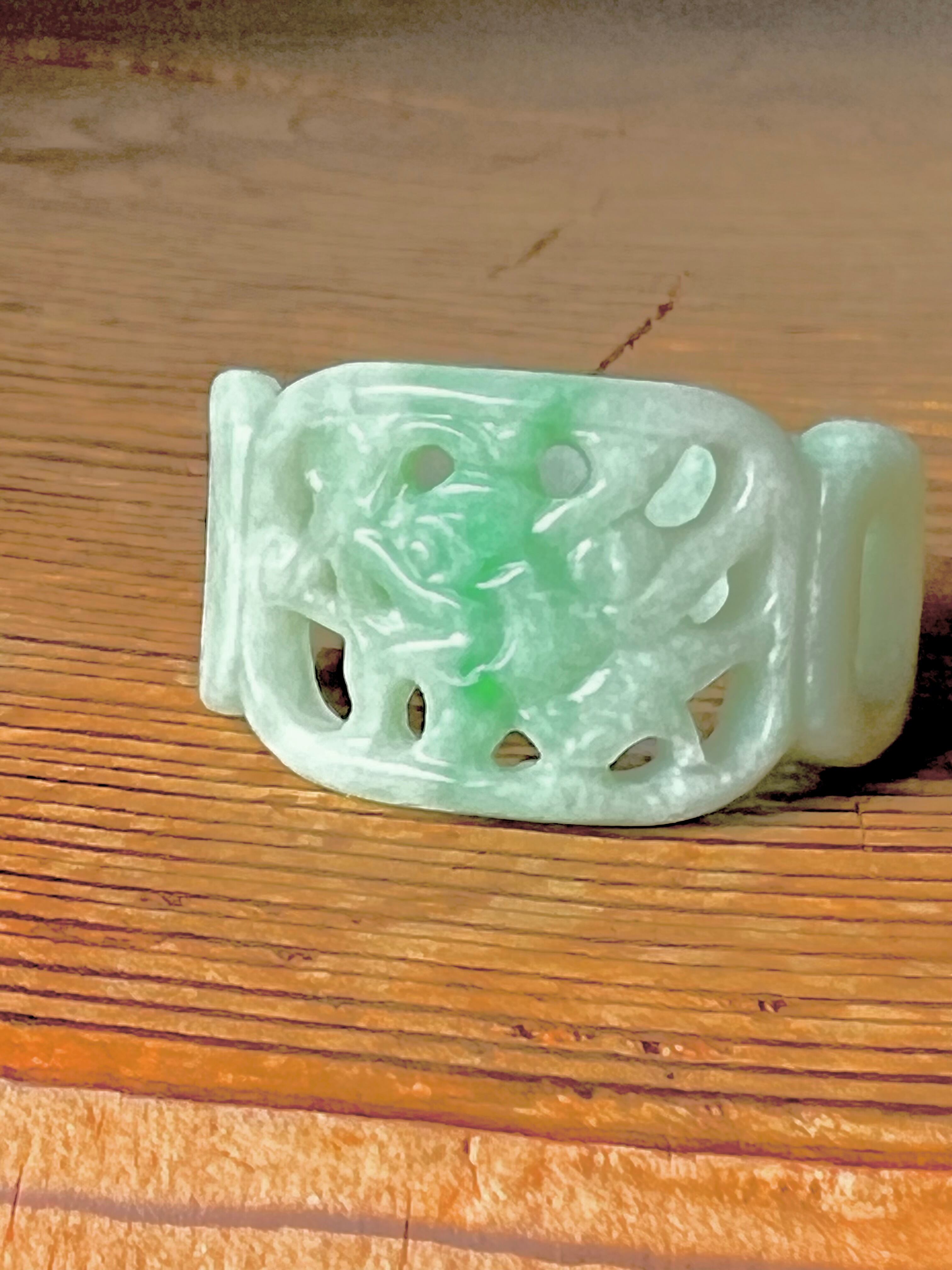 【南を向て座る】ドランゴン翡翠リング