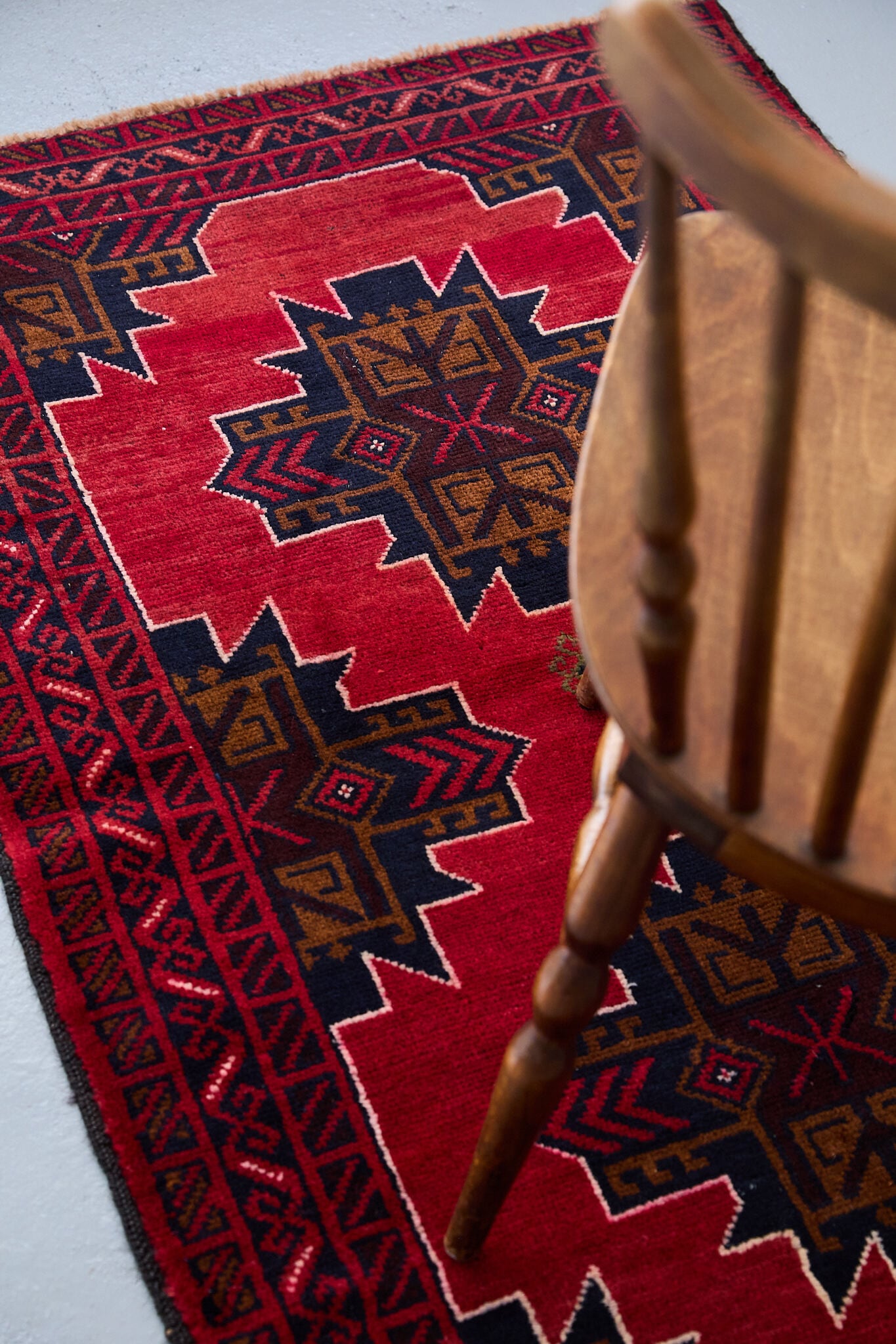 ヴィンテージラグトライバルバルーチ族（200×111cm）赤・茶・濃茶・紺