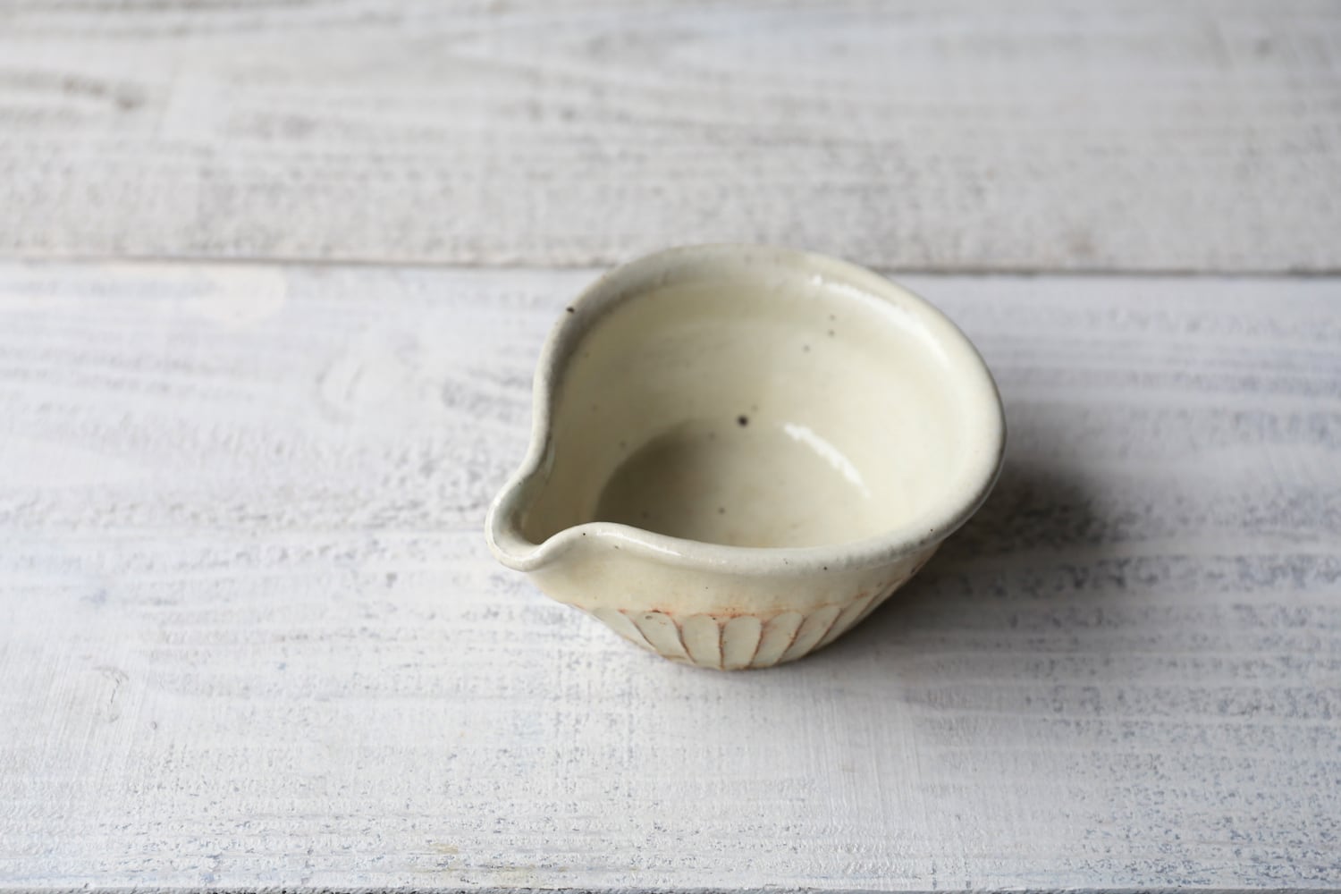 鉄散 しのぎ片口豆鉢 | 古谷製陶所