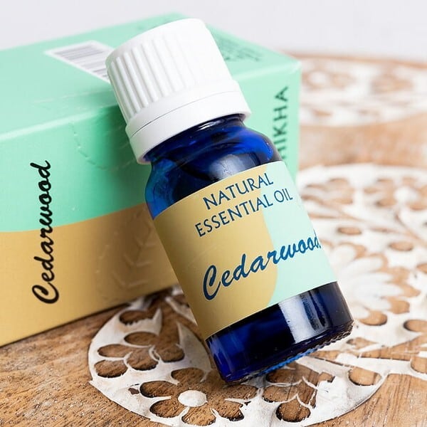 ヒマラヤスギ(Cedarwood)の香り - オウロシカアロマオイル