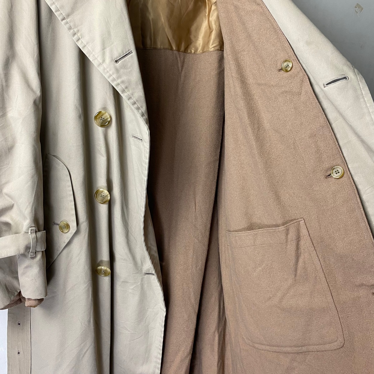 vintage BURBERRYS one-panel-sleeve trench coat “TRENCH 21”