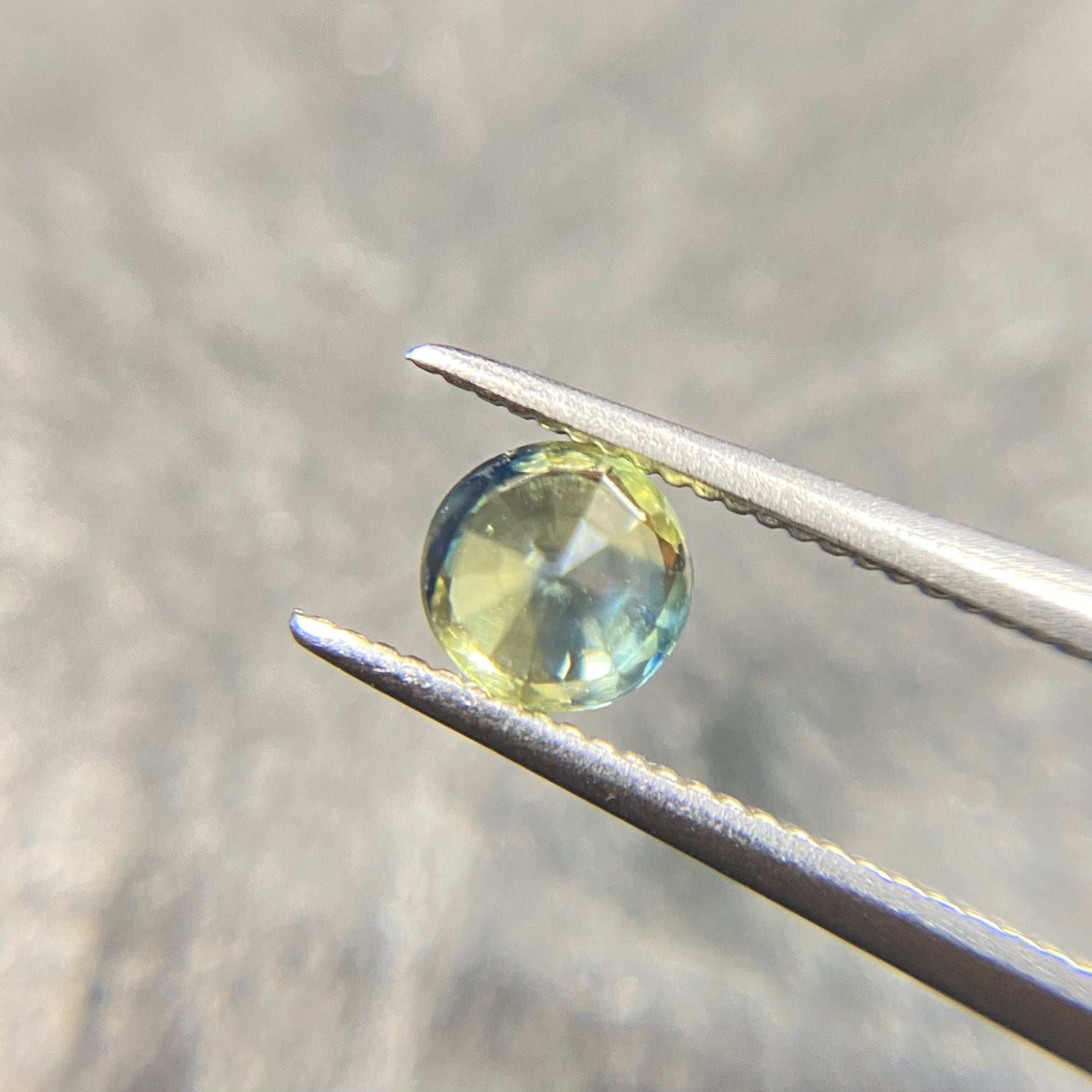 バイカラーサファイア ルース スリランカ産 0.36ct | Leticiar