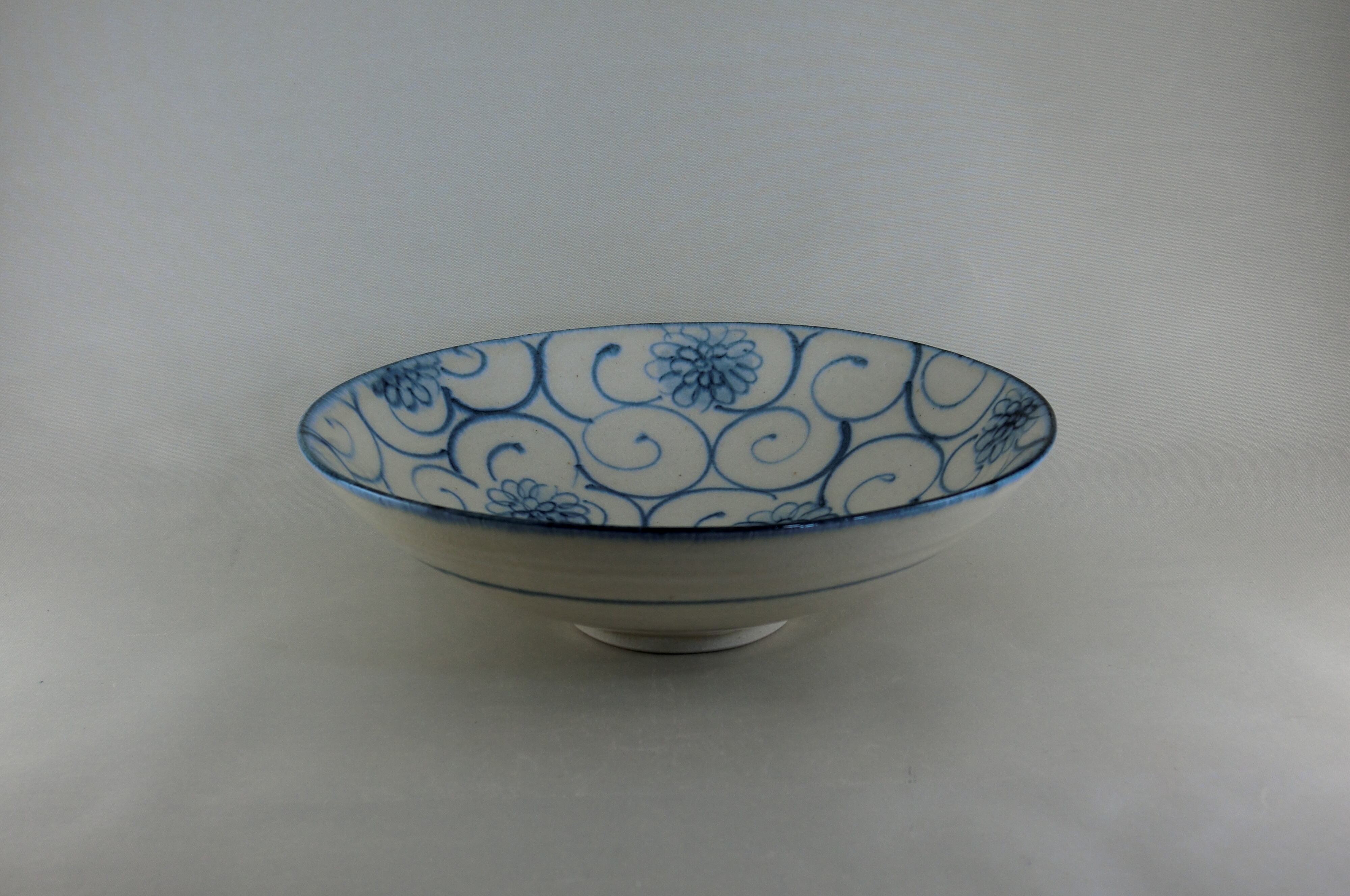 花唐草丸鉢（宗山窯）