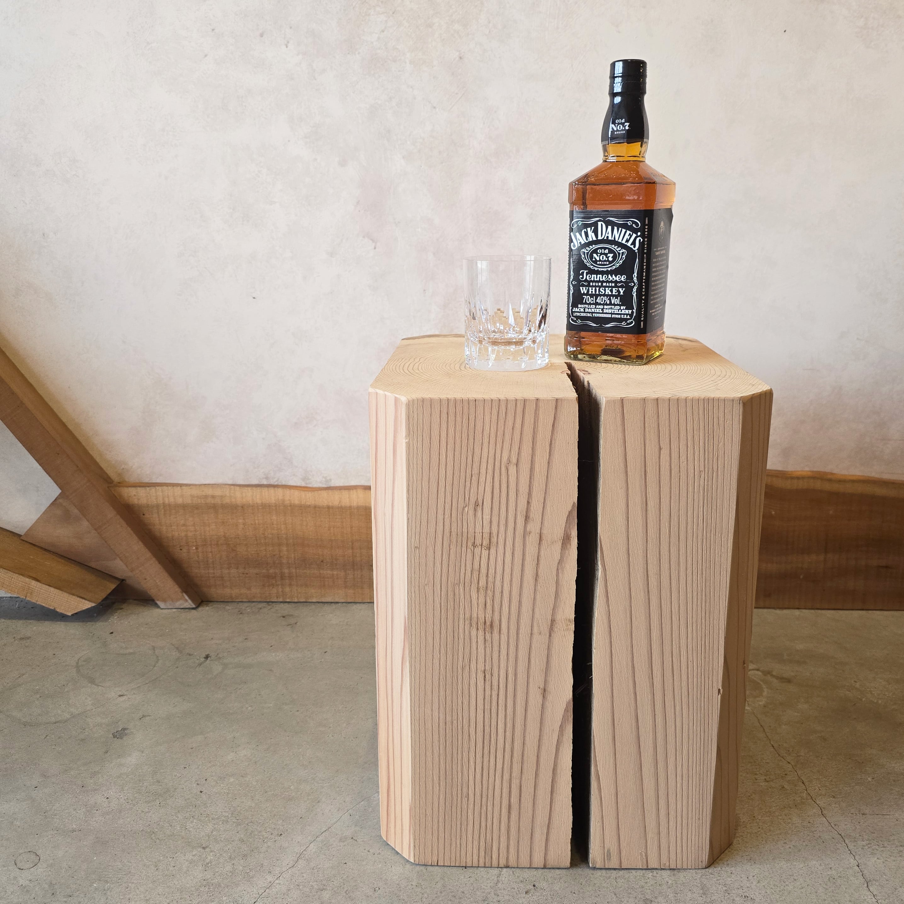 ナラの木の丸太スツール ナラの木の丸太スツール