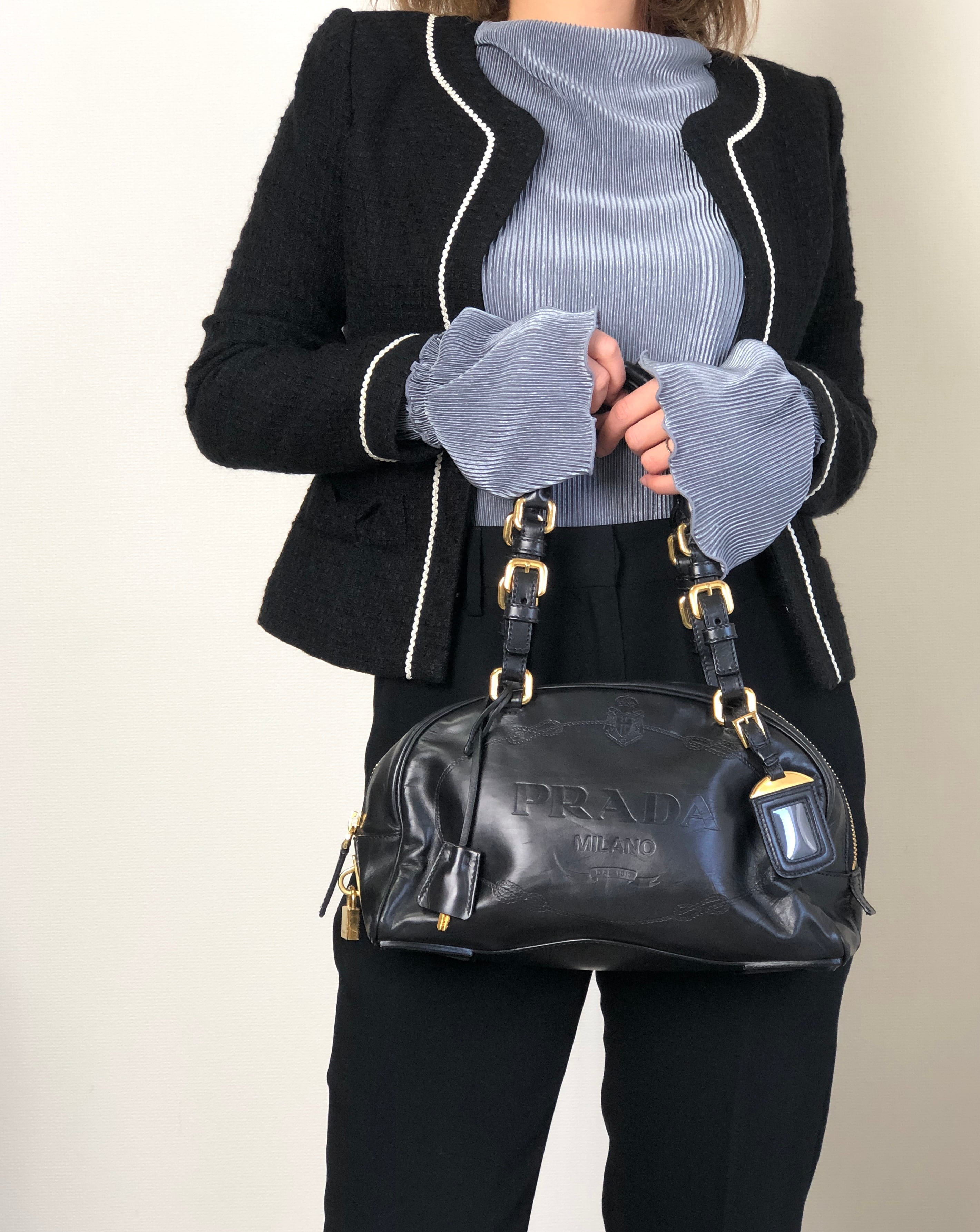 PRADA プラダ ハンドバッグ ブラック ロゴ型押し レザー ボストンバッグ vintage ヴィンテージ オールド nvtnhw