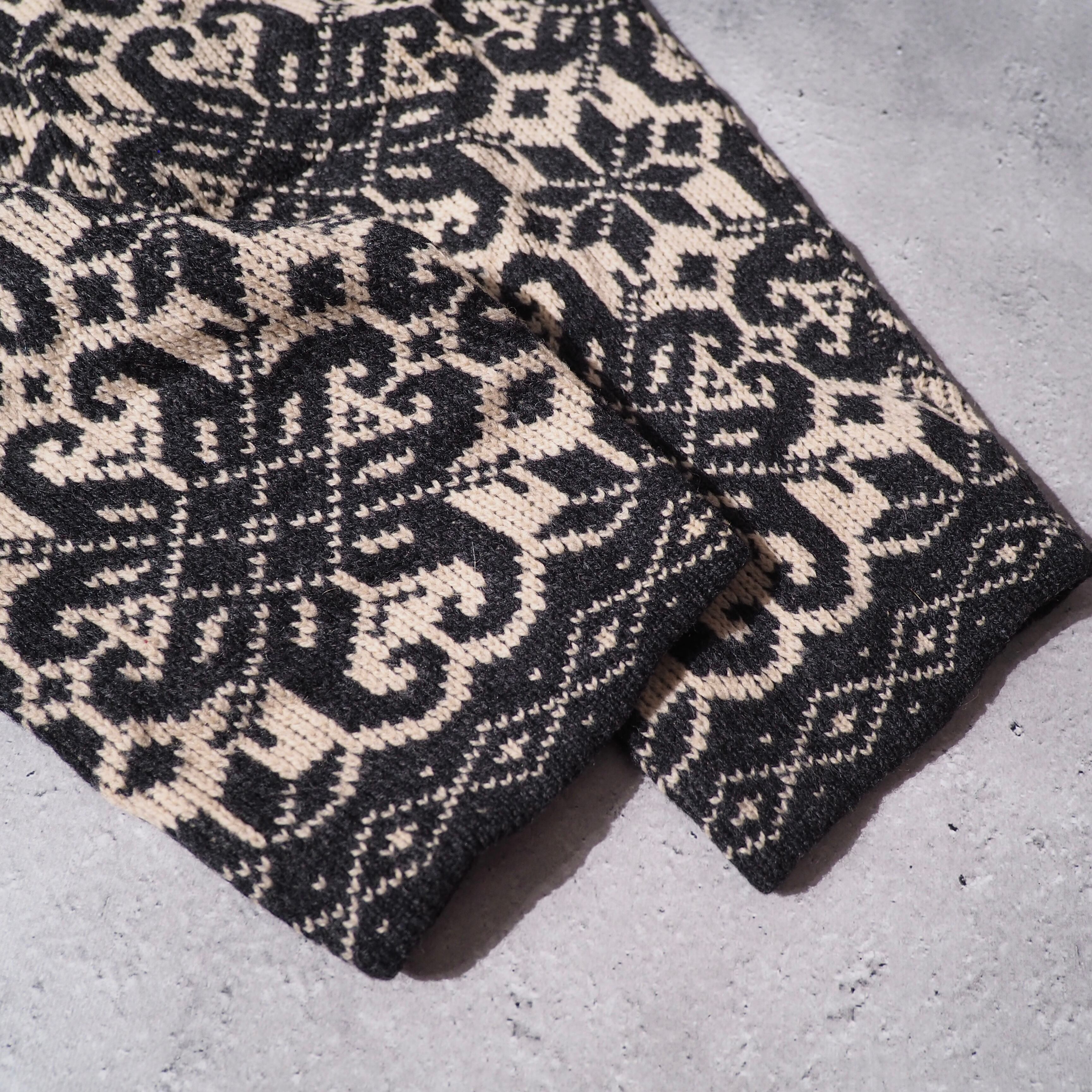 1990s ” AKA Eddie Bauer ” Nordic ethnic pattern embbossed vintage wool knit