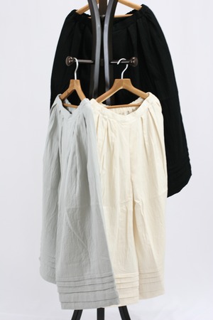 【ROBE de PEAU】Wide tuck culottes（RS018）