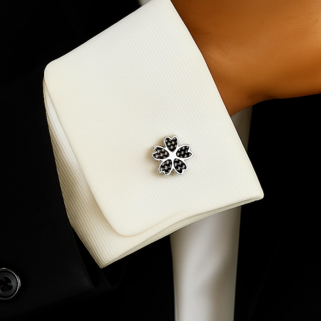 【桜カフスボタン】 お祝いの席にピッタリ♪ / おしゃれな男性へのプレゼントとしても