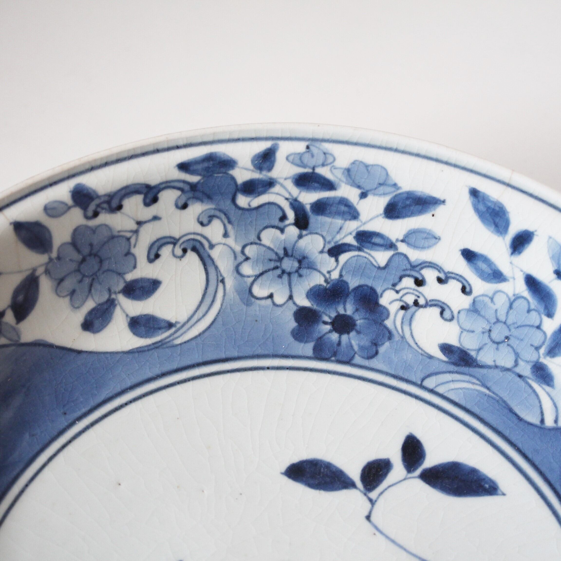 古伊万里染付柘榴花筏文大皿 d31.6cm　Imari Blue and White Large Dish, Design of  Pomegranates and Sakura Cherry Blossom Petals Floating on Waves　17th-18th C