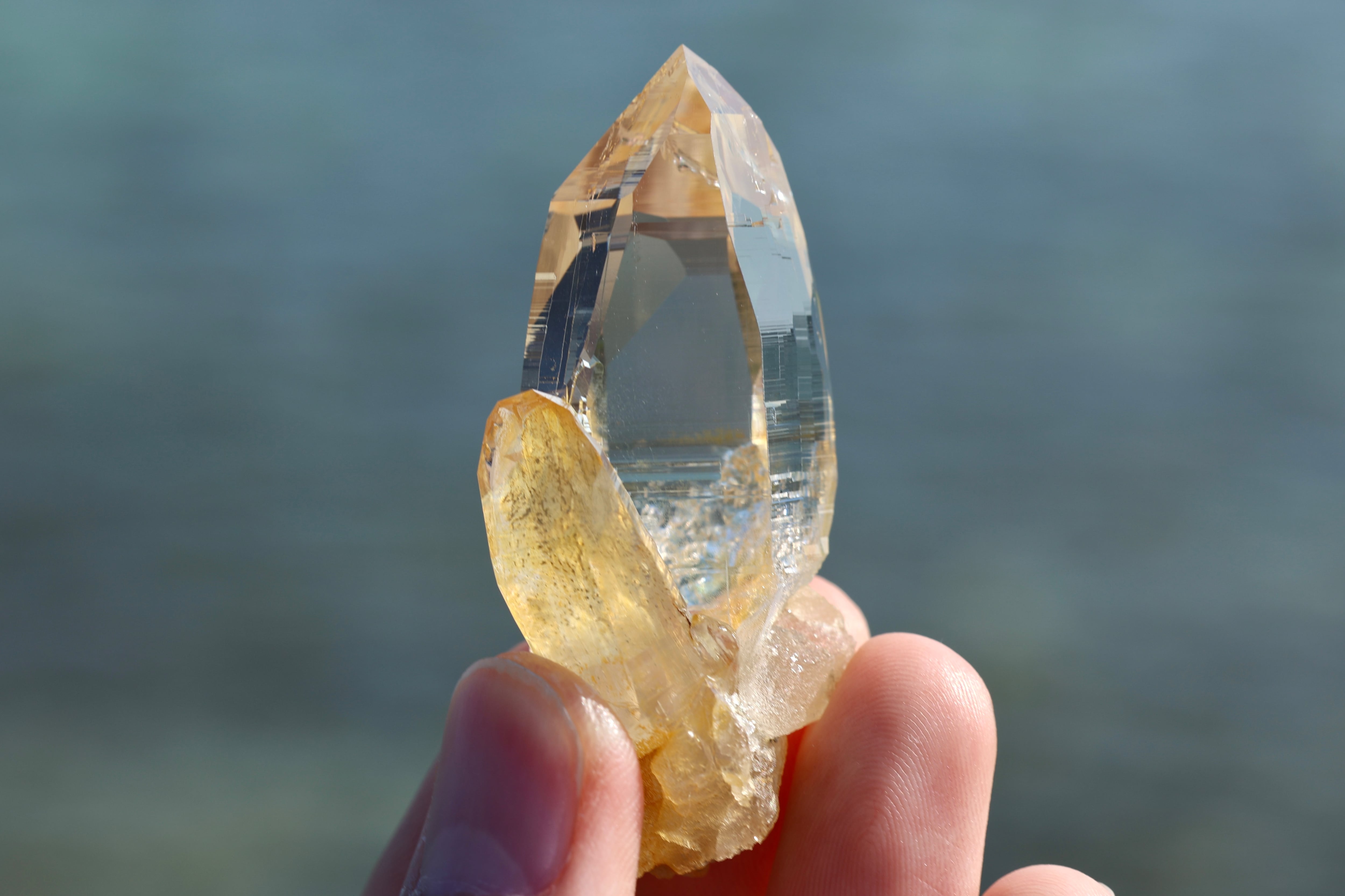 ヒマラヤ水晶 ガネーシュヒマール産 | 石垣島の夜光貝とヒマラヤ水晶