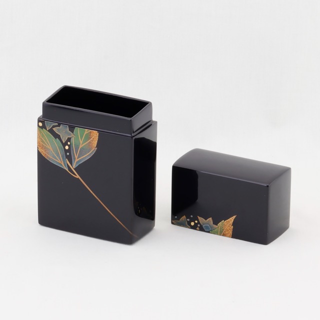 1912  輪島塗　名刺ケース／乾漆造り／黒塗／紫陽花蒔絵