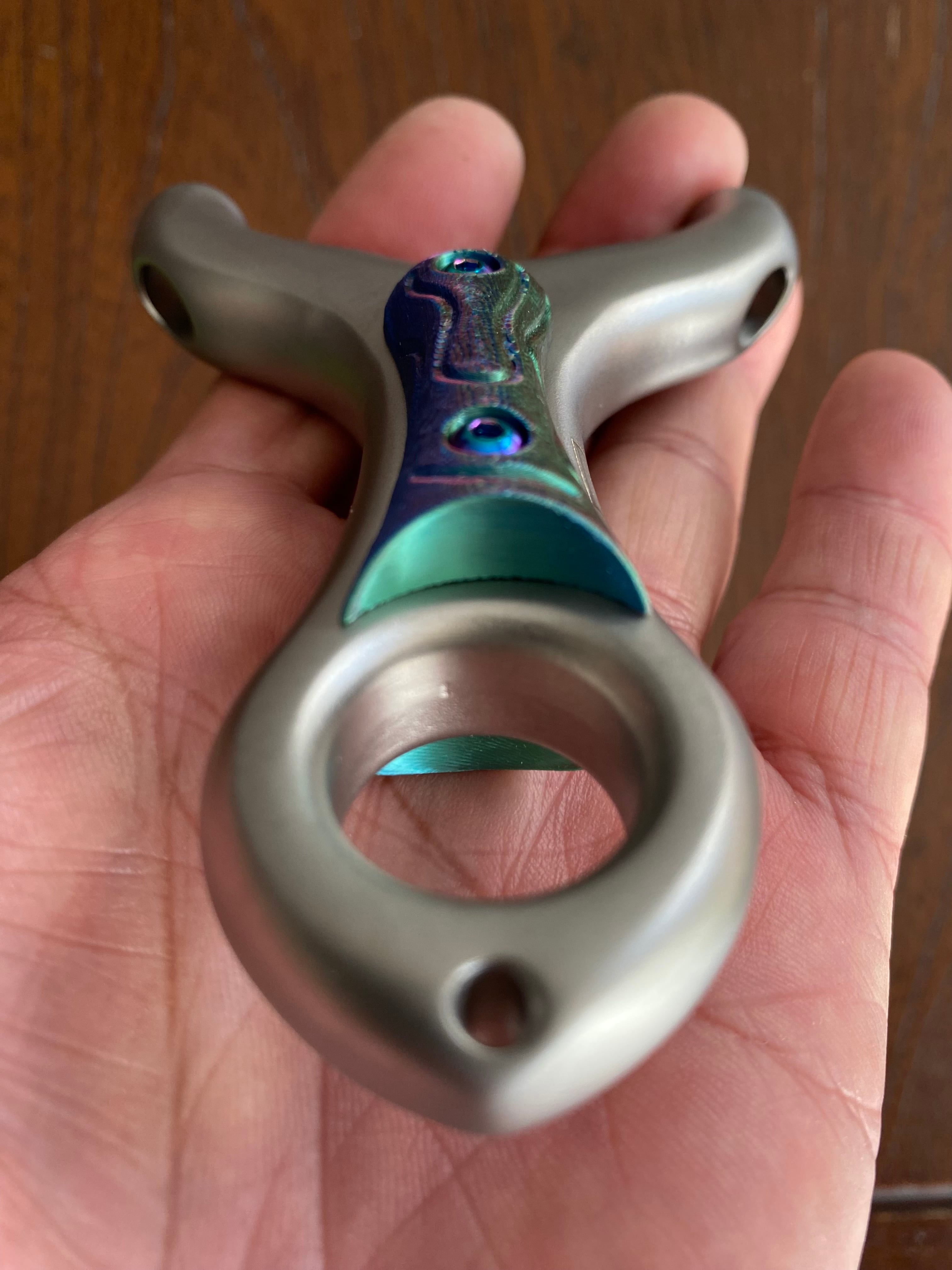 弾弓工房「庵野 吽」