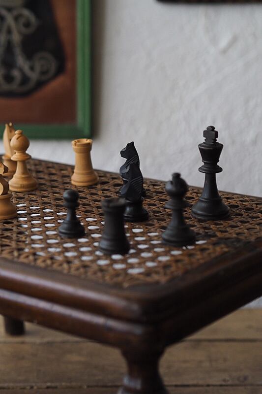 チェスセット 次の一手を指す-vintage chess in box set