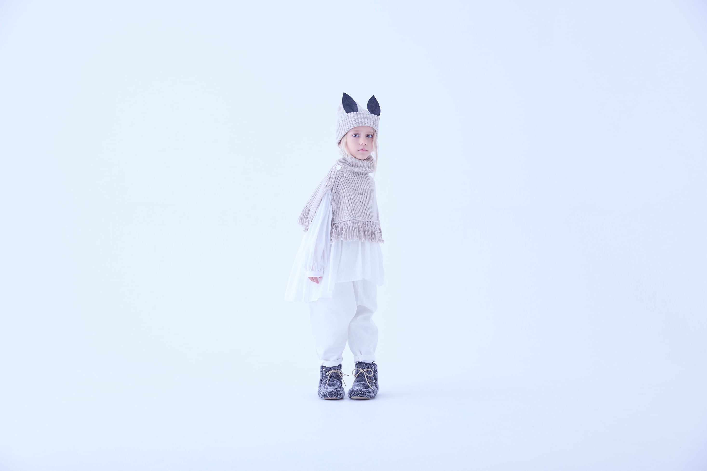eLfin Folk 25AW 〉Rib knit Knights cape / ivory / M | 世界の子供服