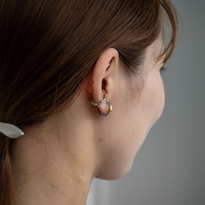 【ネコポス便対応】 イヤーカフ イヤリング 2WAY ステンレス 両耳用 バイカラー シルバー ゴールド フープ レディース イヤカフ2689