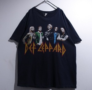 00s “Def Leppard” Black Print Design Band T-Shirt