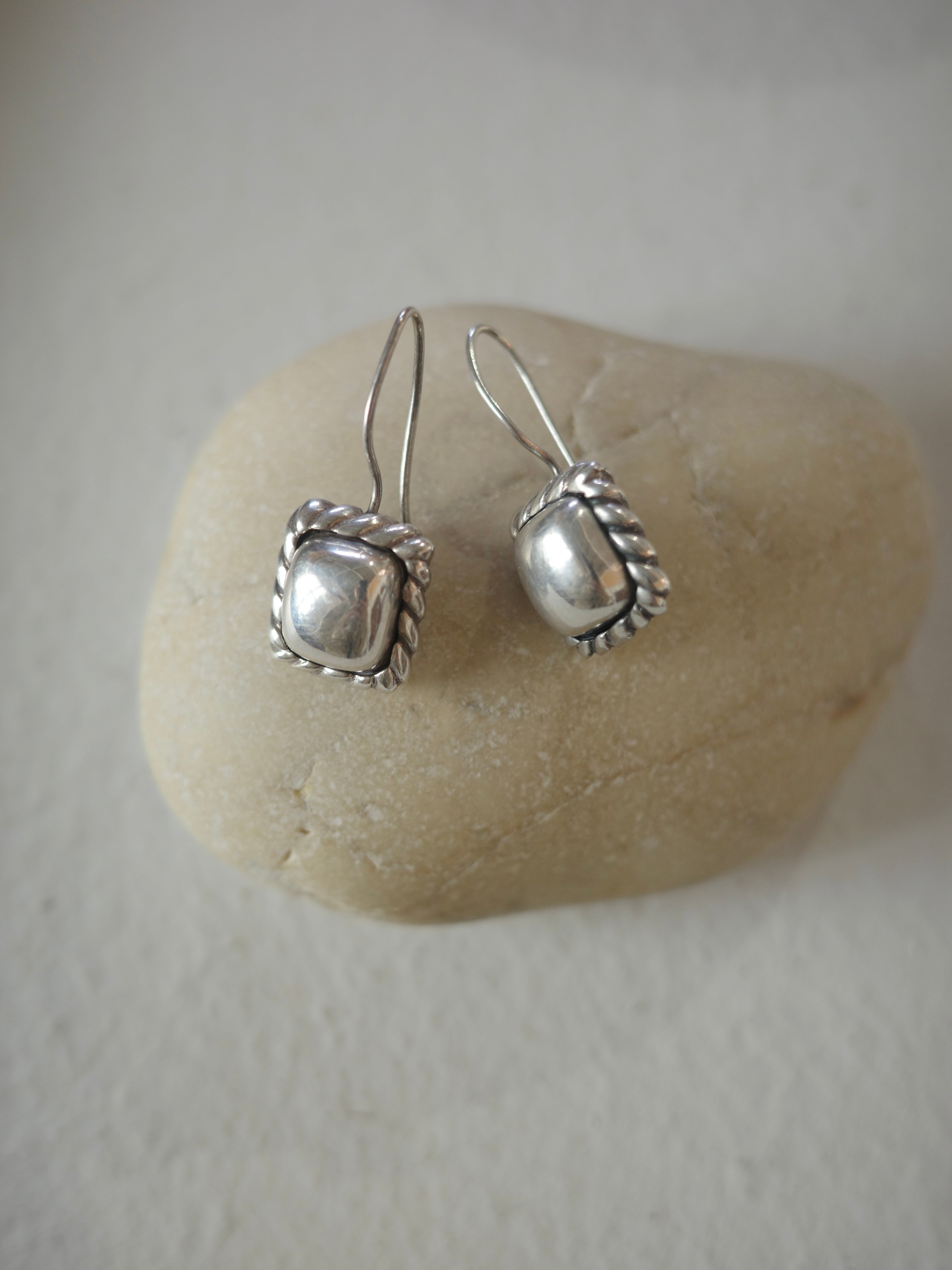 <vintage silver925>puffy square hook pierce