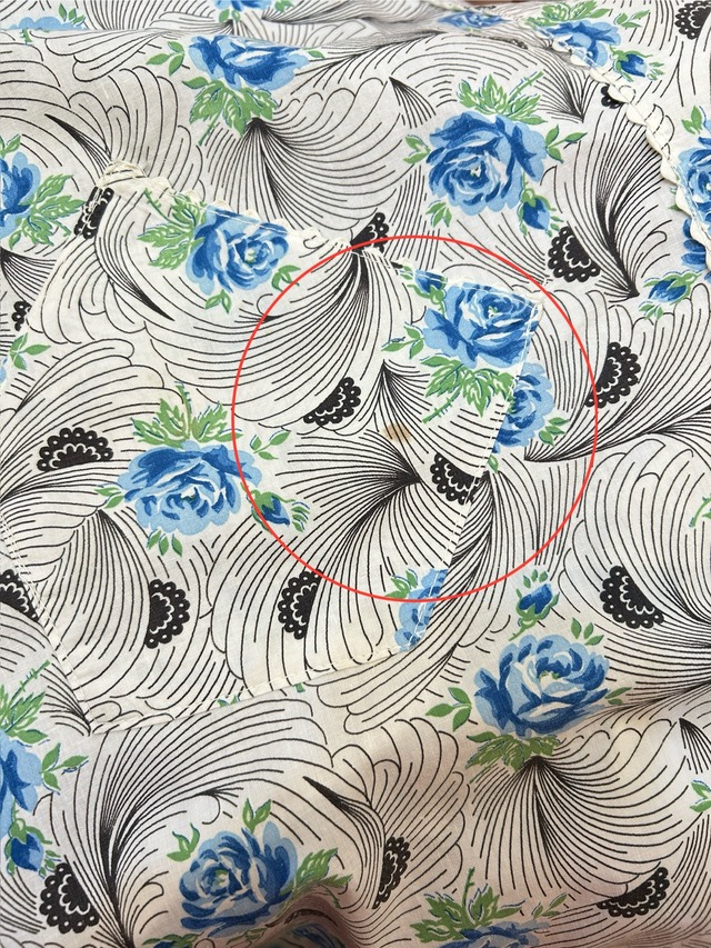vintage  blue rose print apron