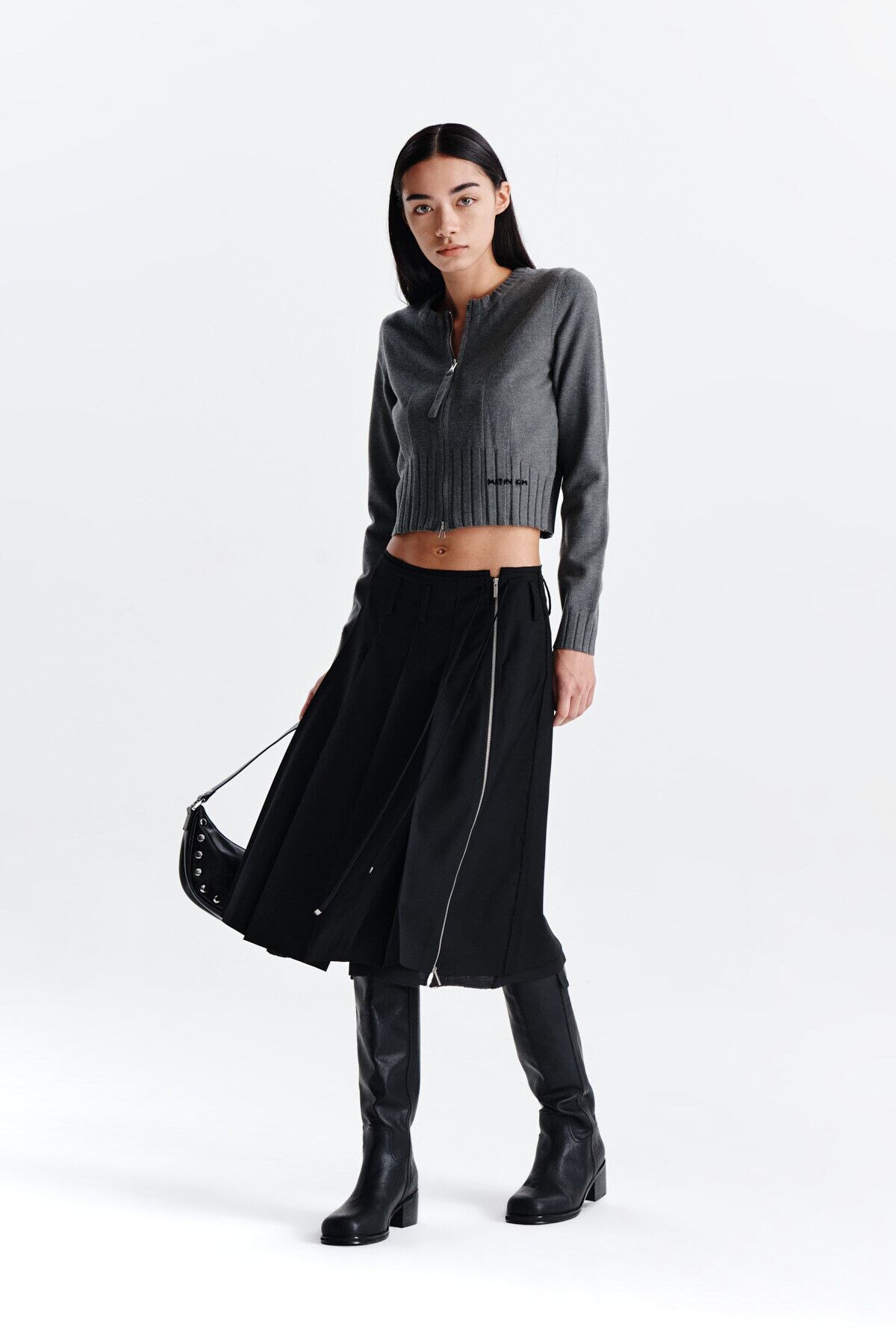 Matin Kim（マーティンキム）サマーニットキャップ　黒 MUSINSA公式 | MATIN KIM LOGO JACQUARD SHORT BEANIE IN BLACK