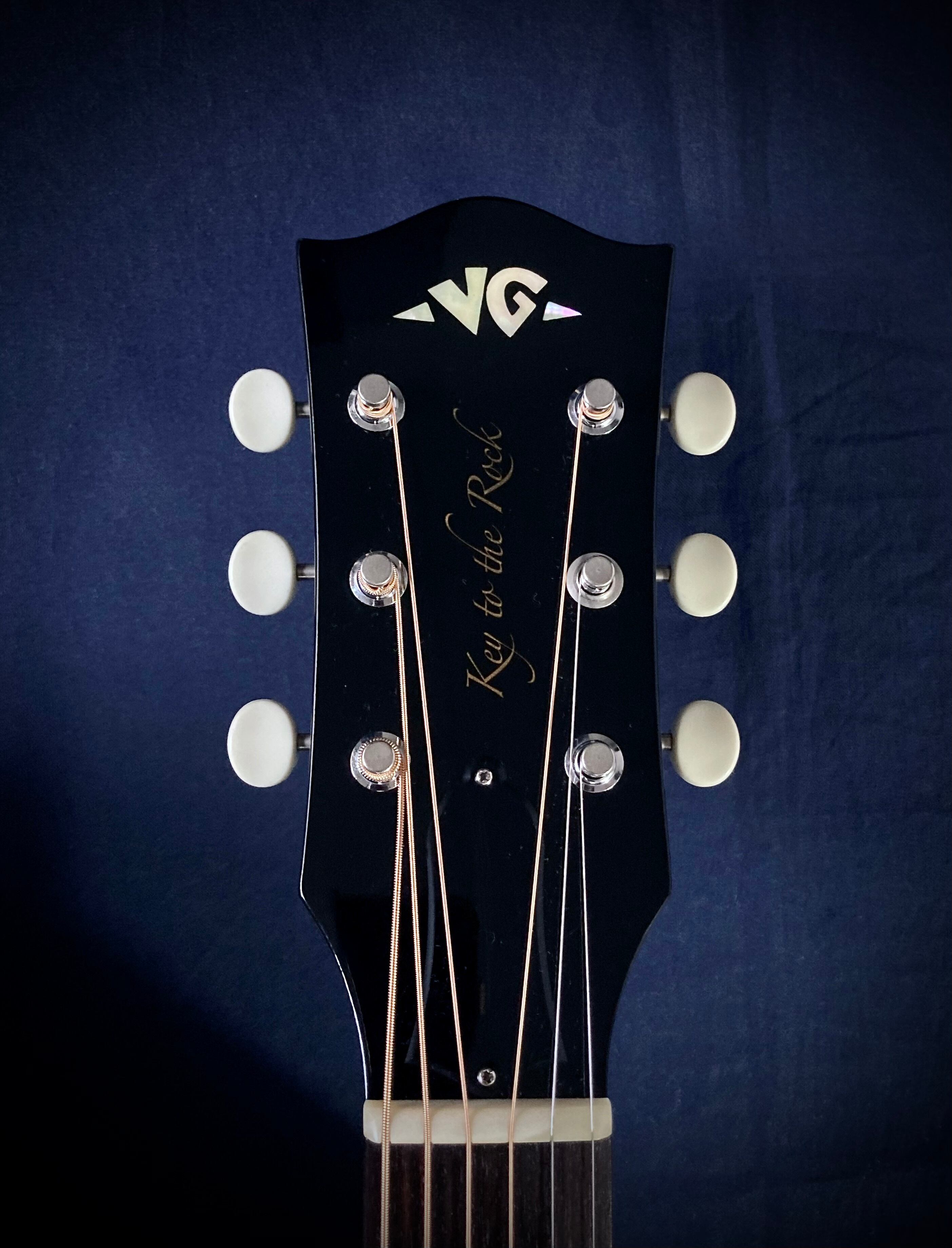 VG KTR ＊ 60's J-45 Style Black / AII Solid Body 寺田楽器製 2011