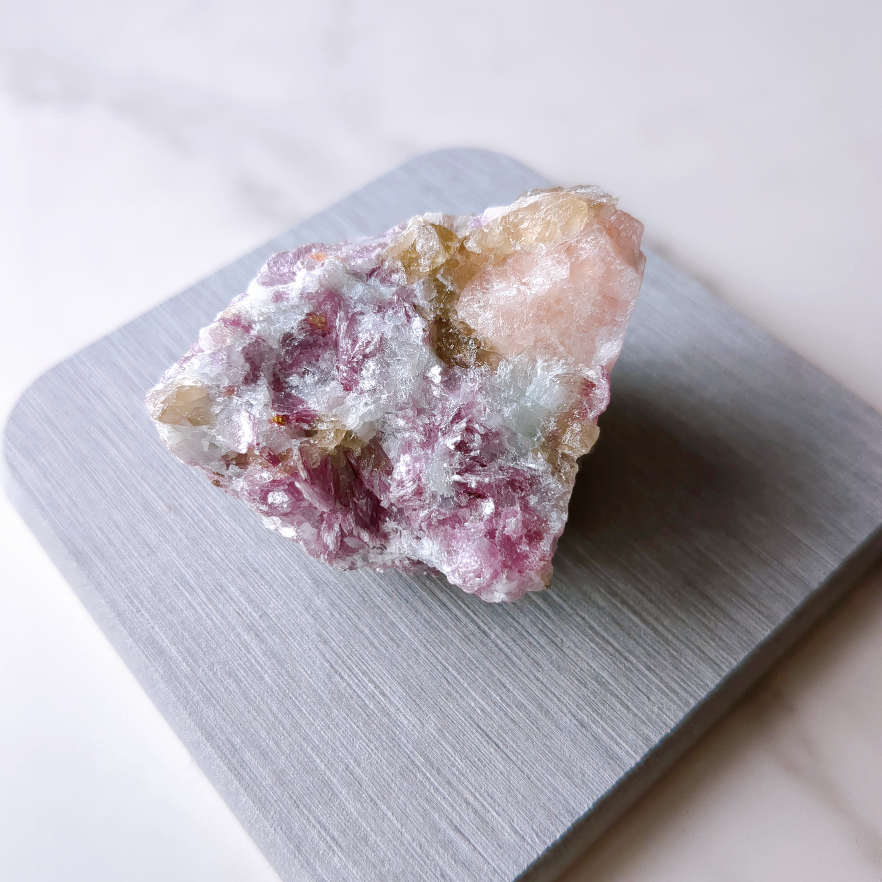 パープル　ピンク　マイカ　スフィア　原石　クラスター パープルピンクマイカスフィア原石クラスター