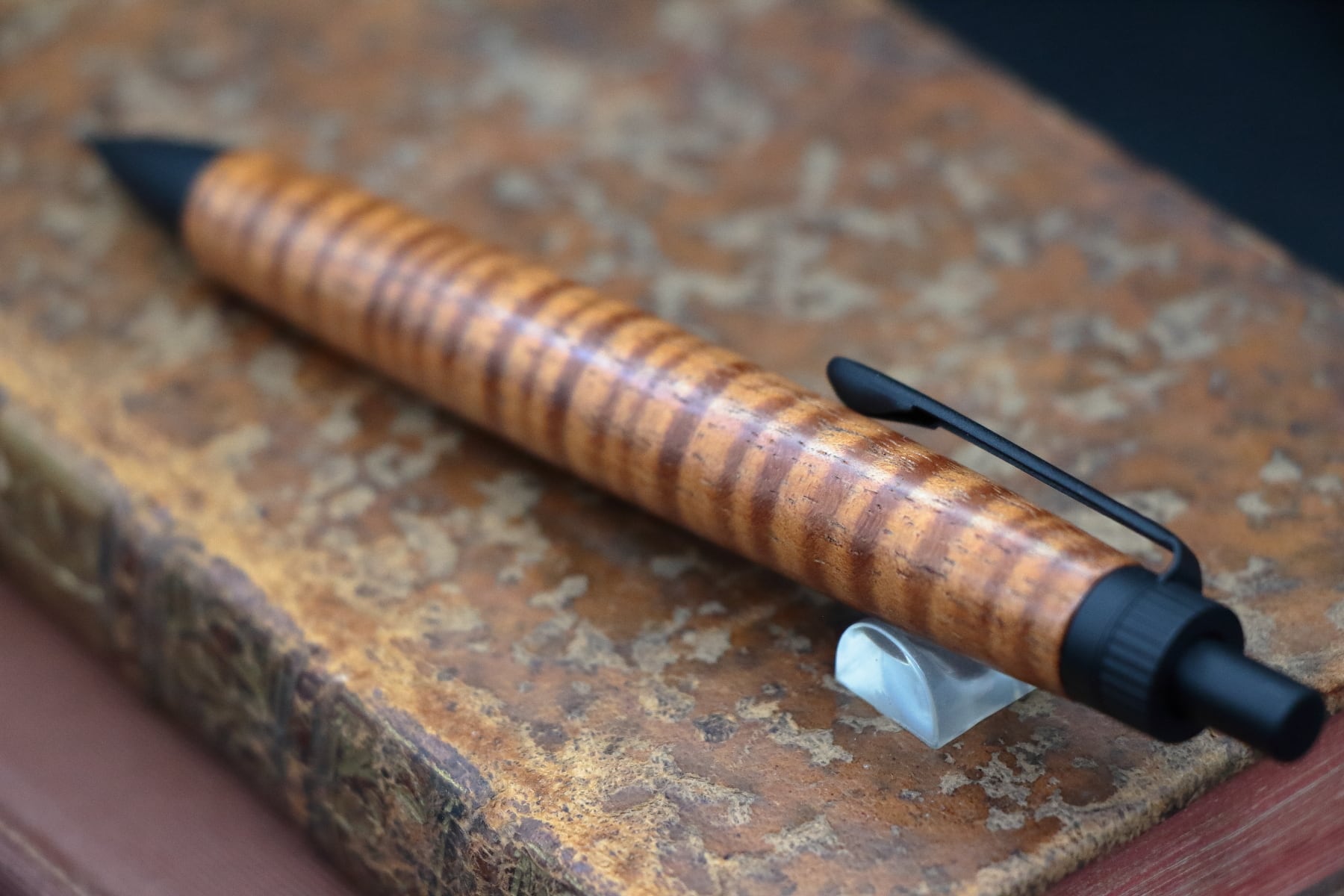 神が宿る木 ハワイアンコア カーリー 縮杢 特上・Pencil 0.5mm」木軸